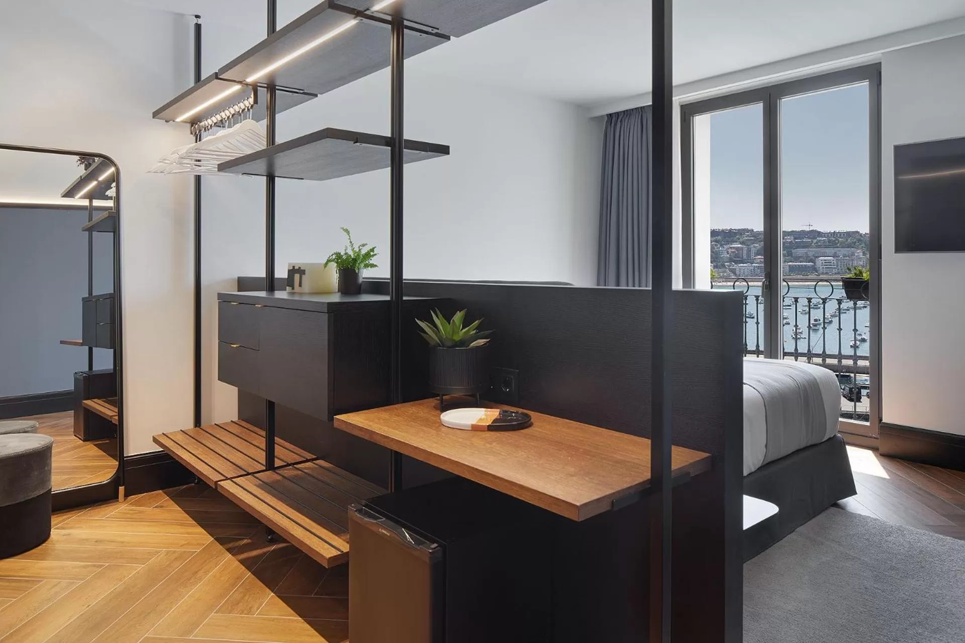 Photo of the whole room in Hotel SANSEbay