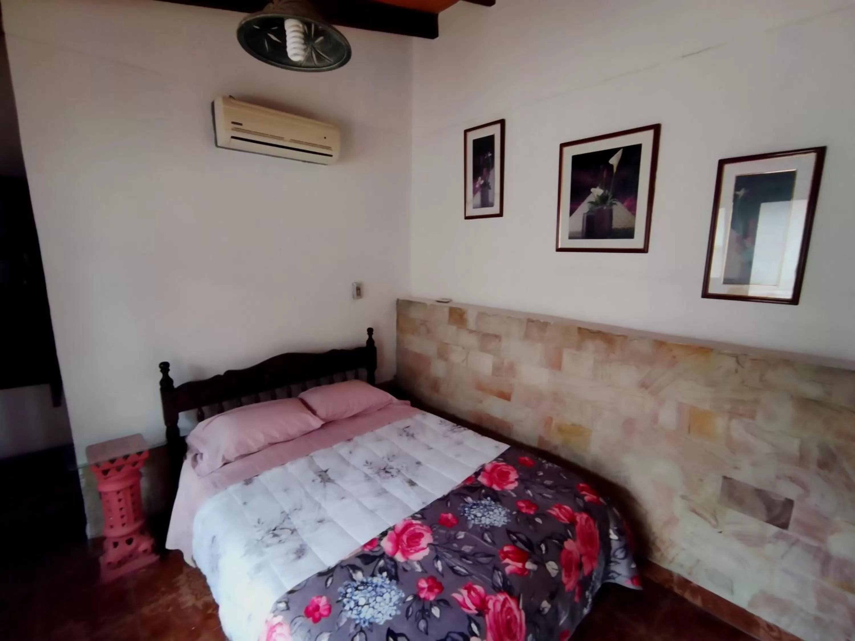 Bed in Hotel La Aparesida