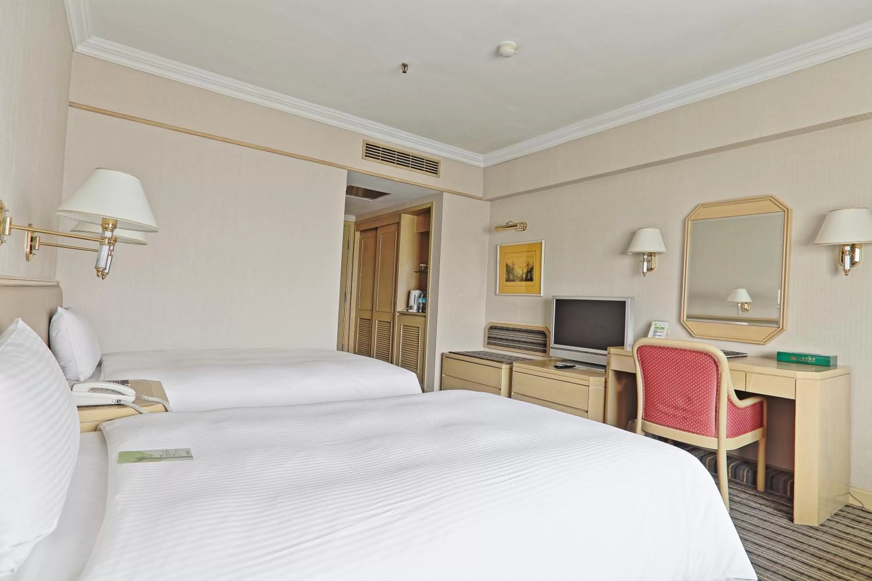 On site, Bed in Santos Hotel