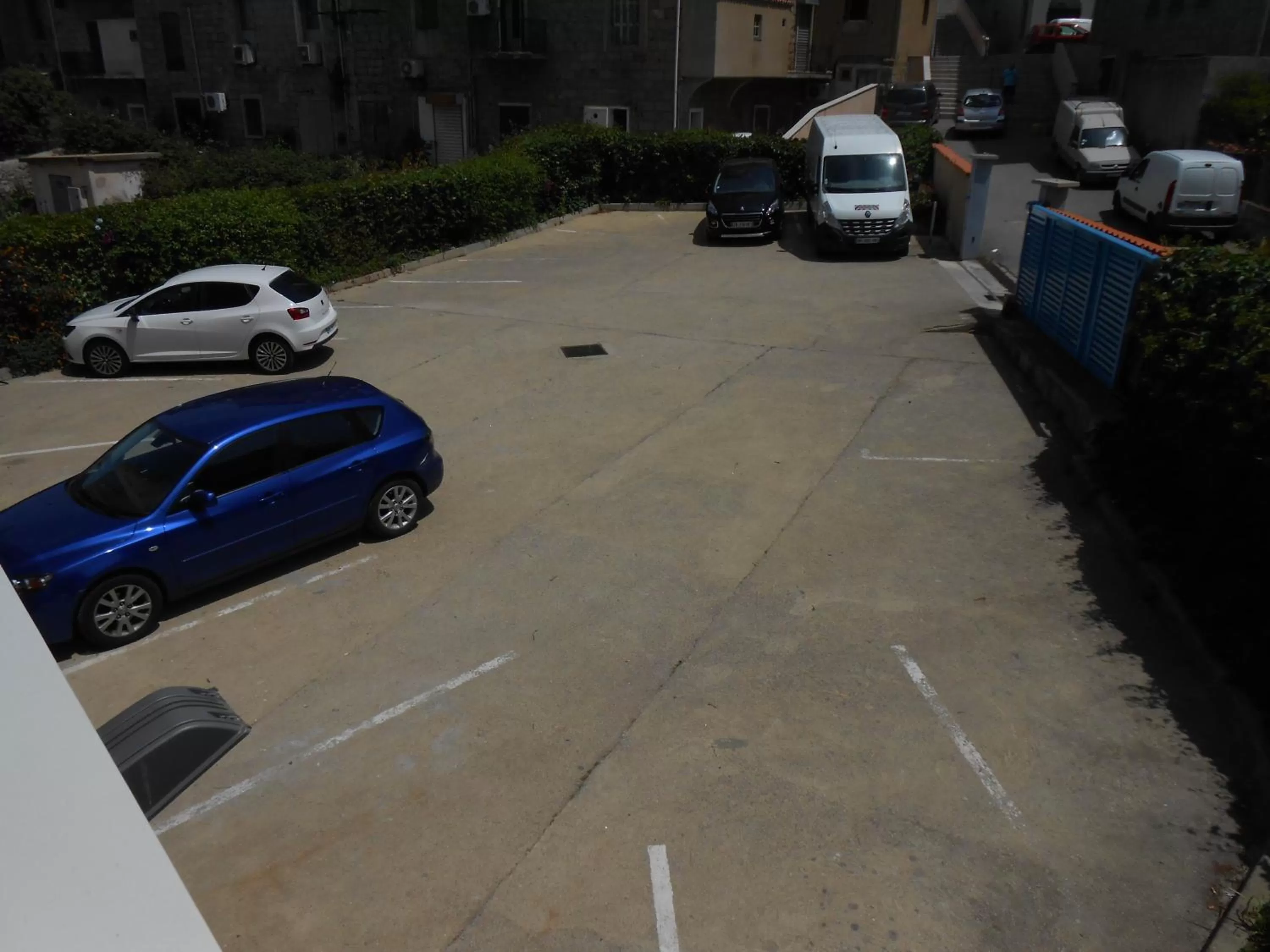 Day in Hôtel Le Claridge