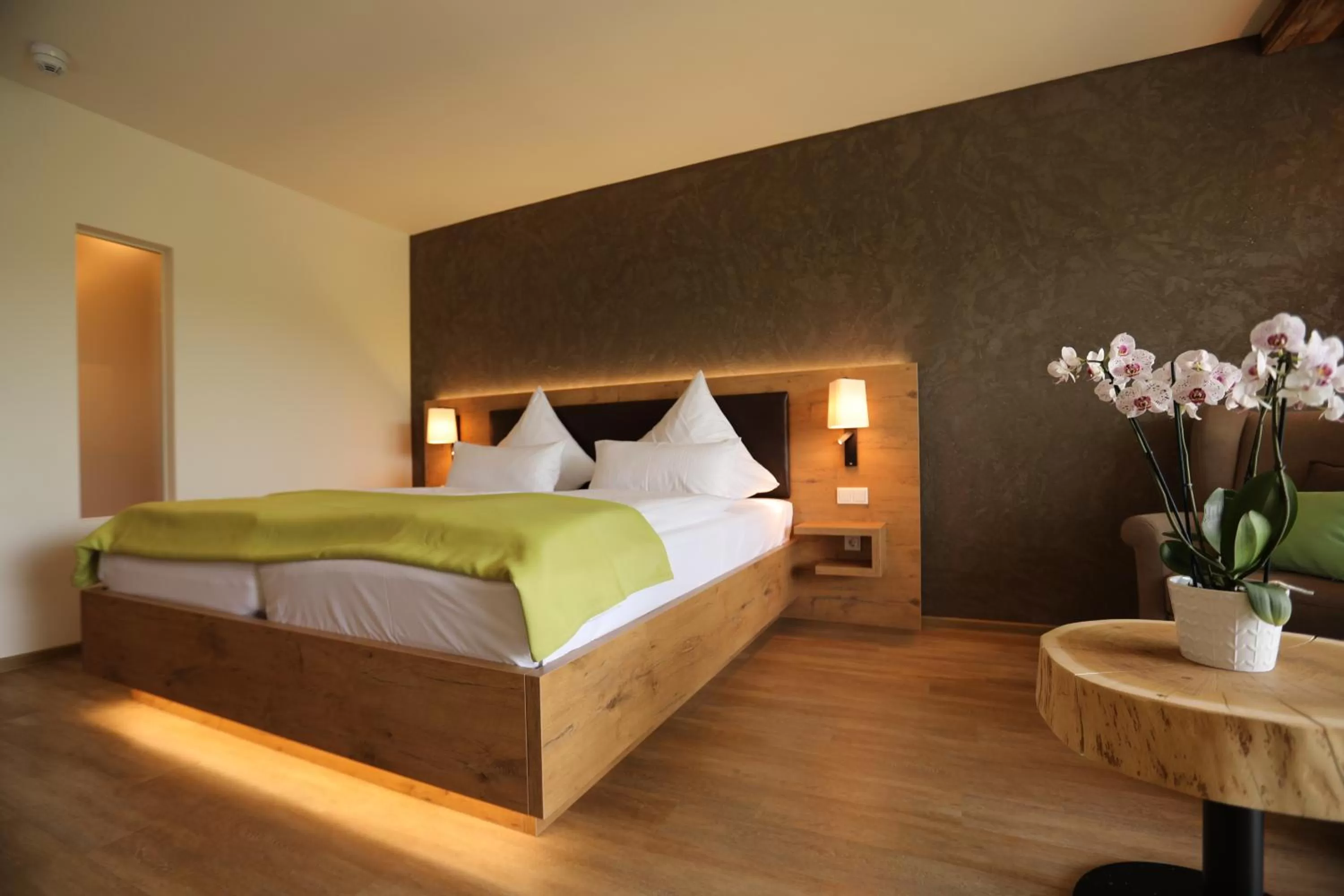 Photo of the whole room, Bed in PETERS Hotel & Spa