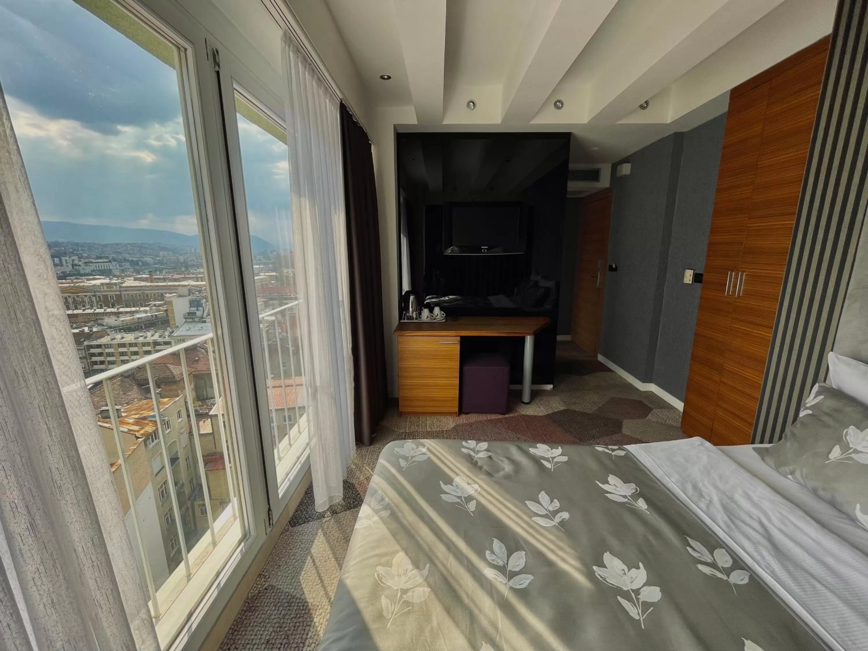 View (from property/room), Bed in Hotel City View Deluxe