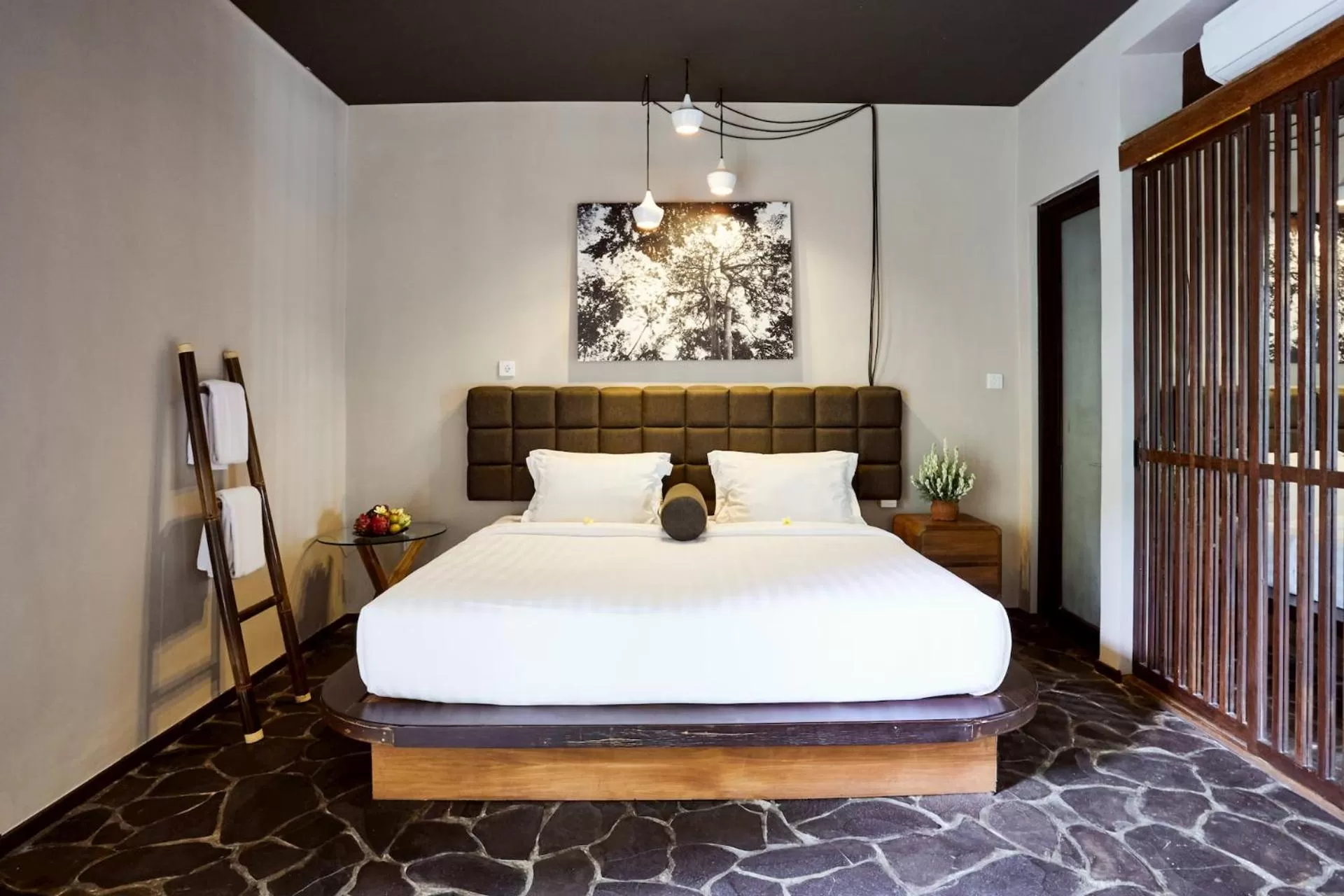Photo of the whole room, Bed in Outpost Ubud Penestanan
