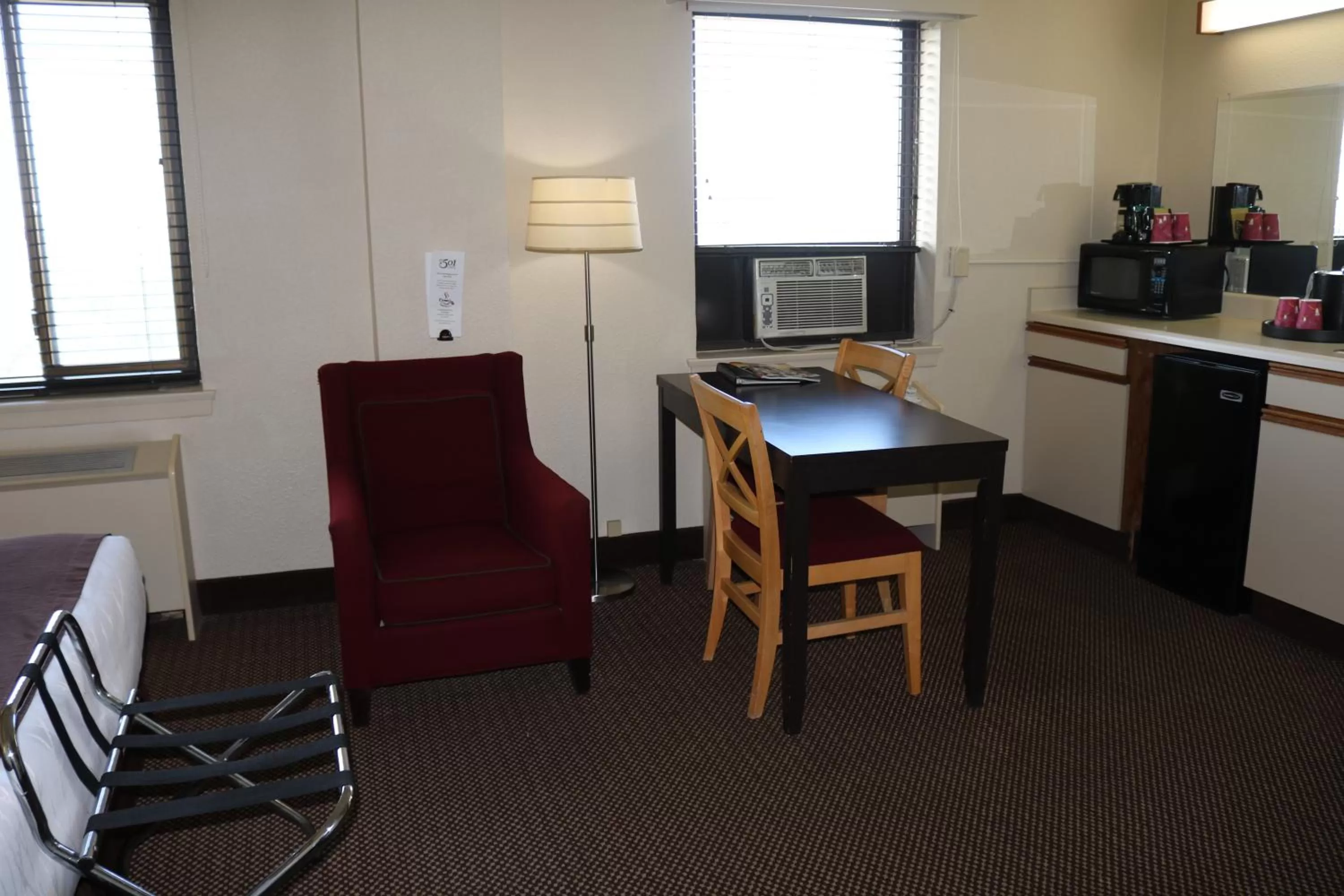 Dining area, Seating Area in Inlet Tower Hotel & Suites