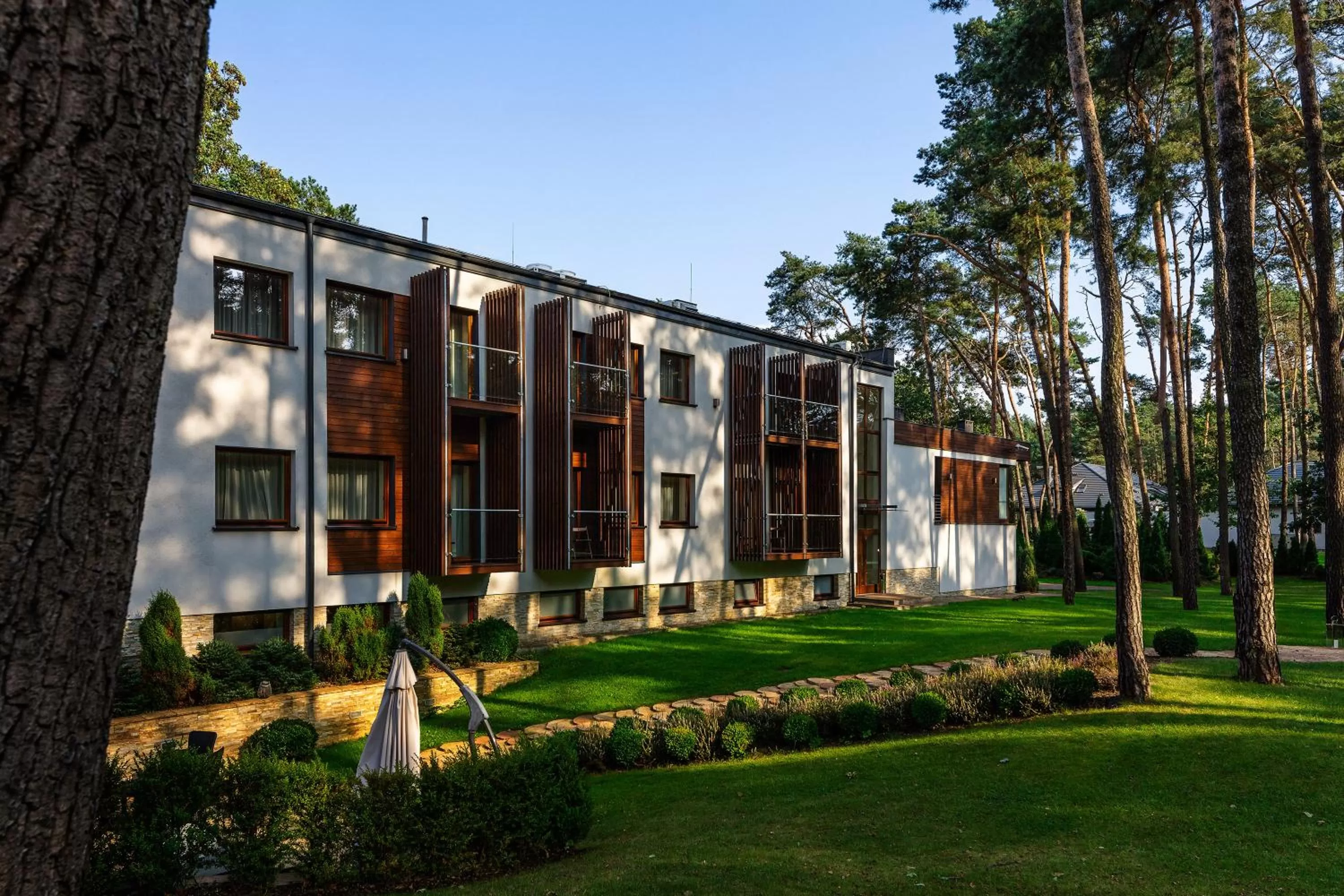 Garden view in Columna Medica