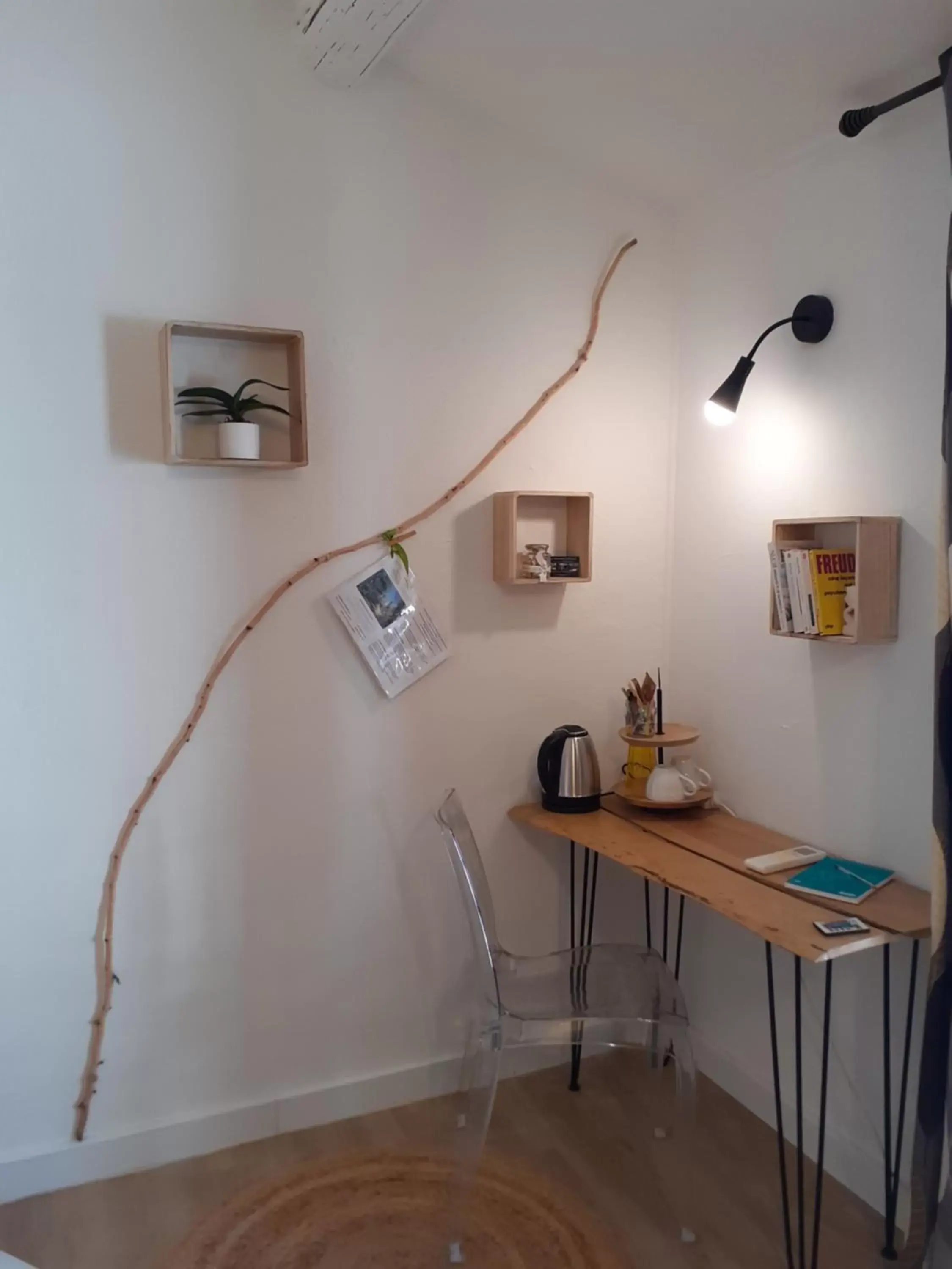 Double Room with Private Bathroom in La Salamandre en Provence Double Room with Private Bathroom in La Salamandre en Provence