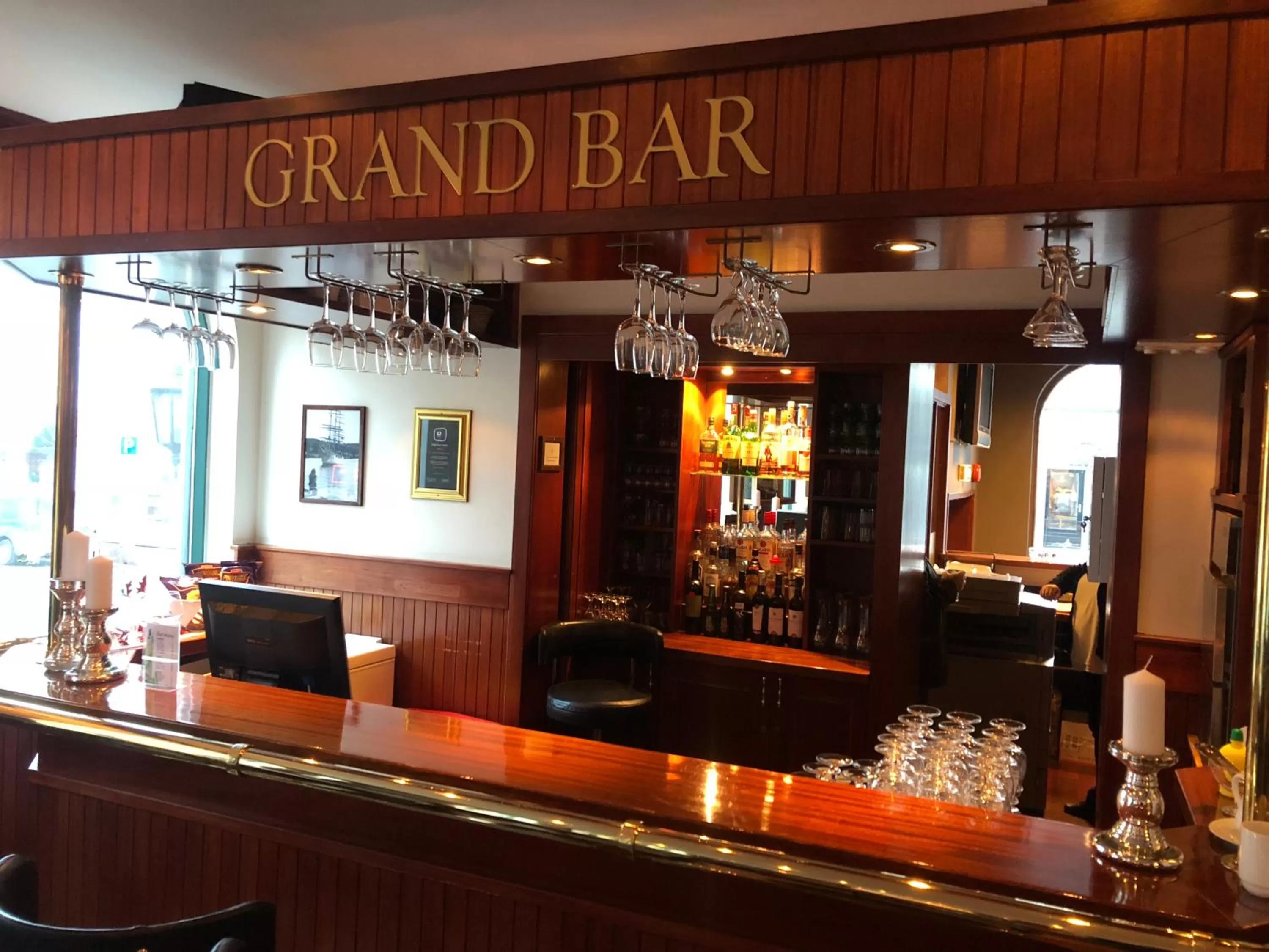 Lounge or bar in Grand Hotel Arendal - Unike Hoteller
