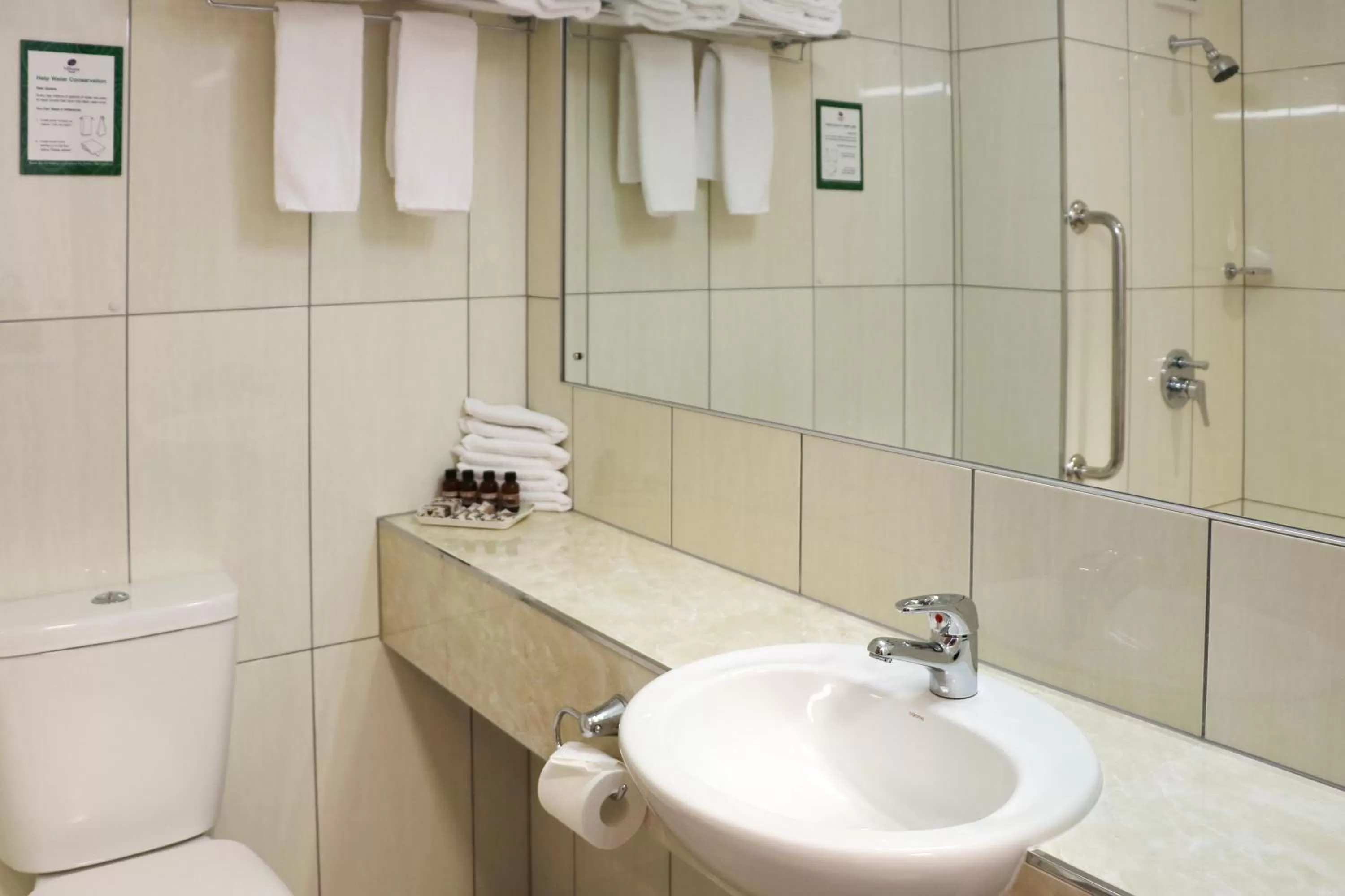 Bathroom in The Victoria Hotel Dunedin