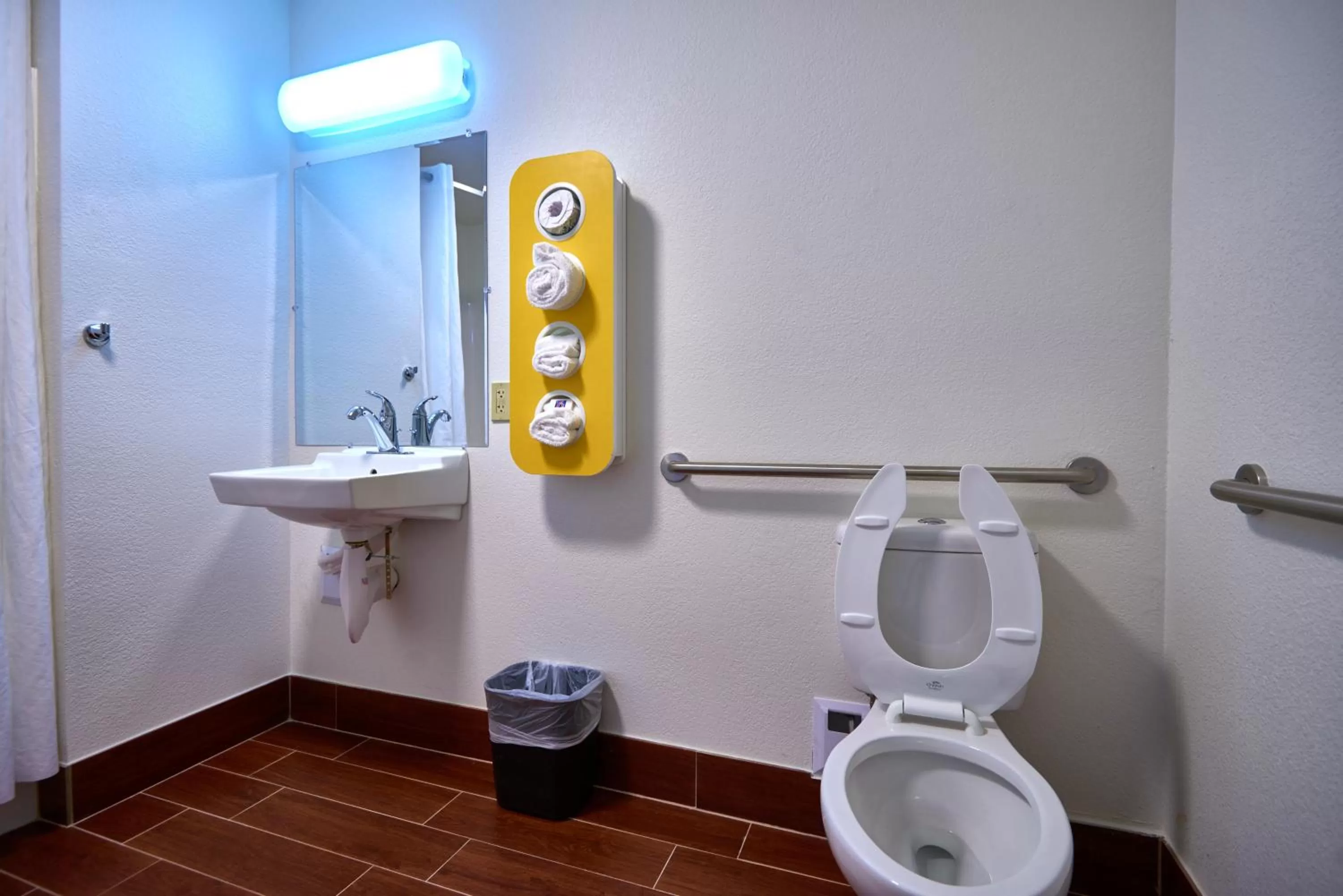 Bathroom in Motel 6 Wilkes Barre Arena