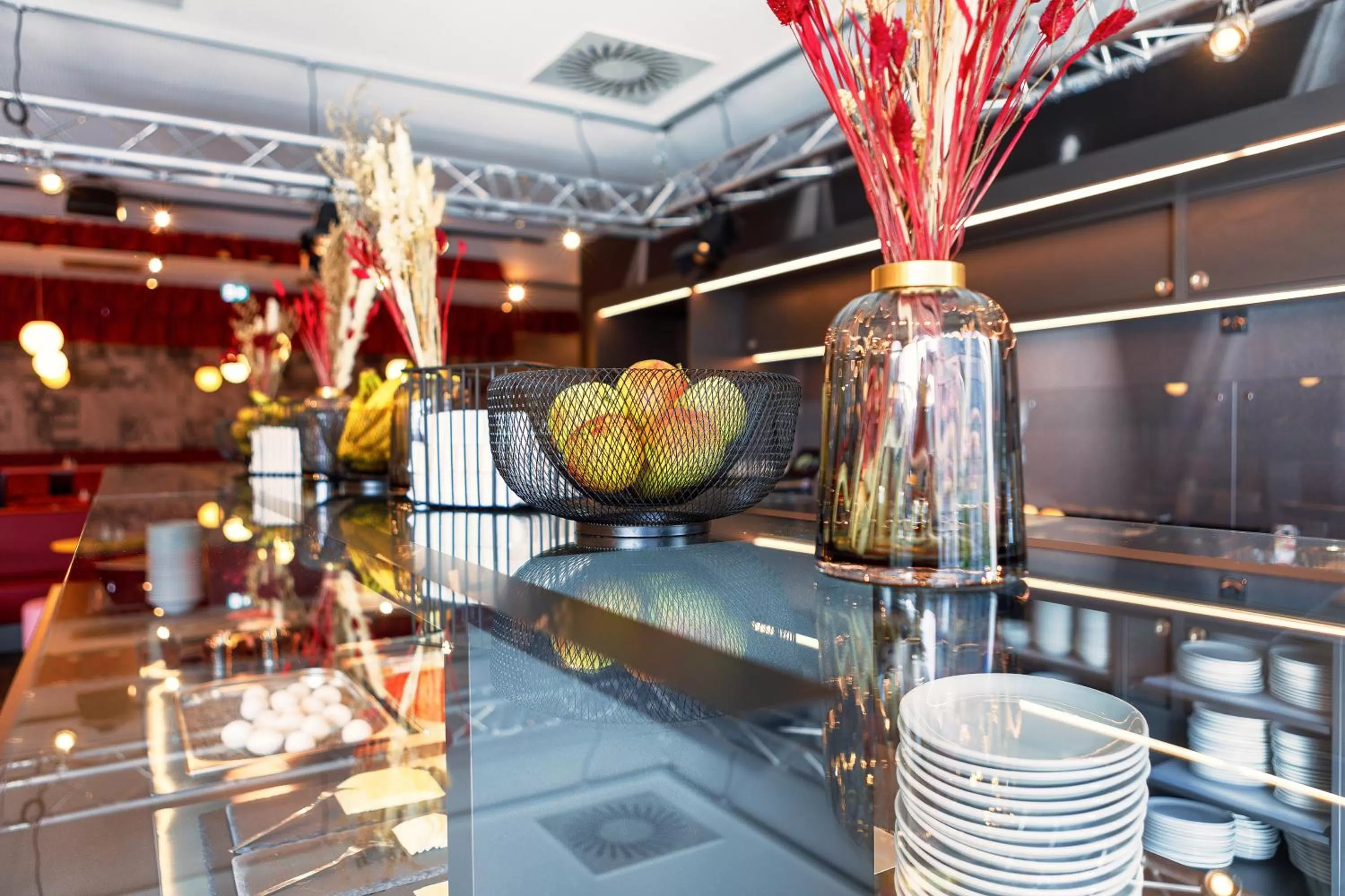 Breakfast in MEININGER Hotel Dresden Zentrum