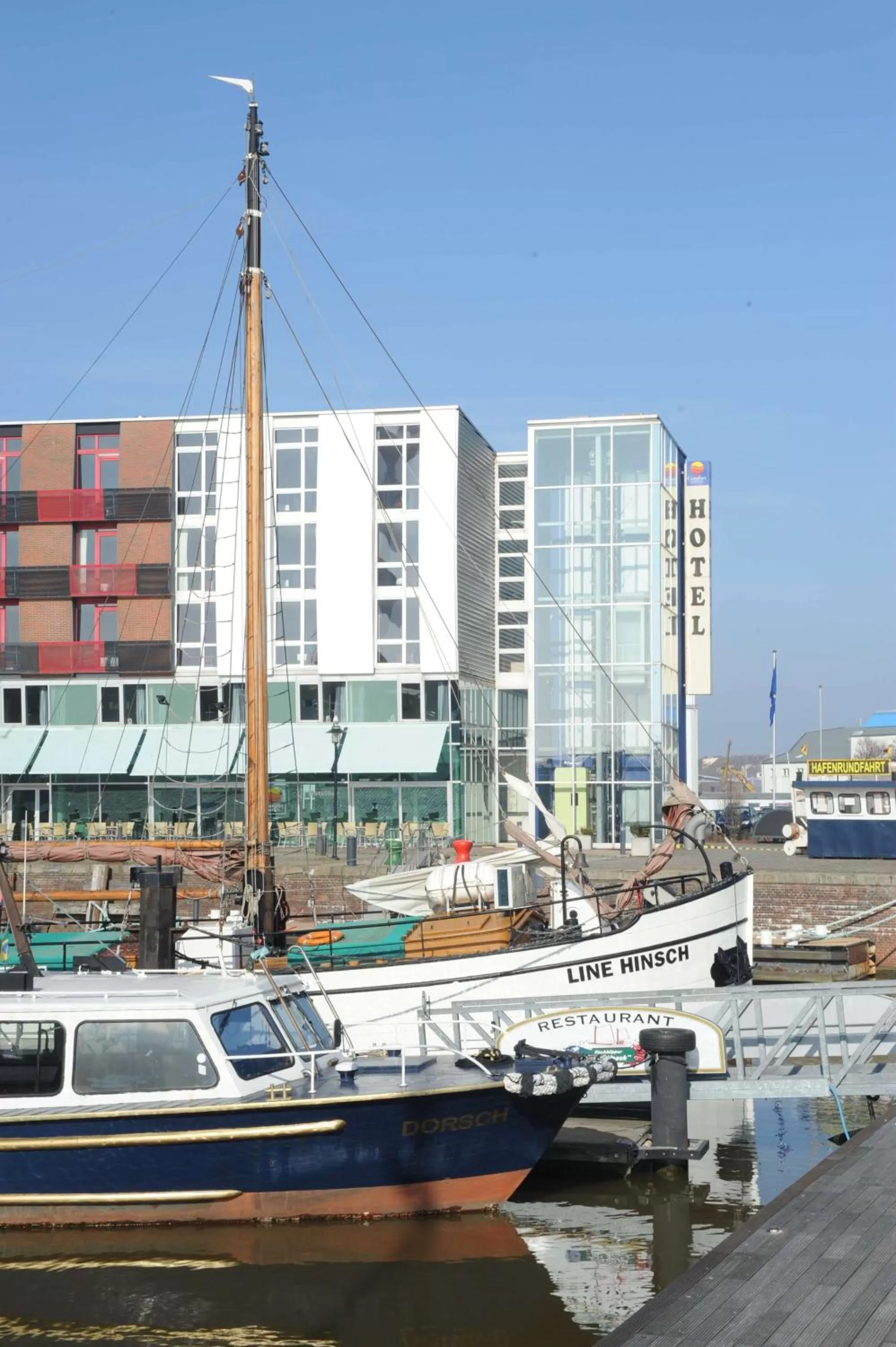 Property building in Nordsee Hotel Fischereihafen