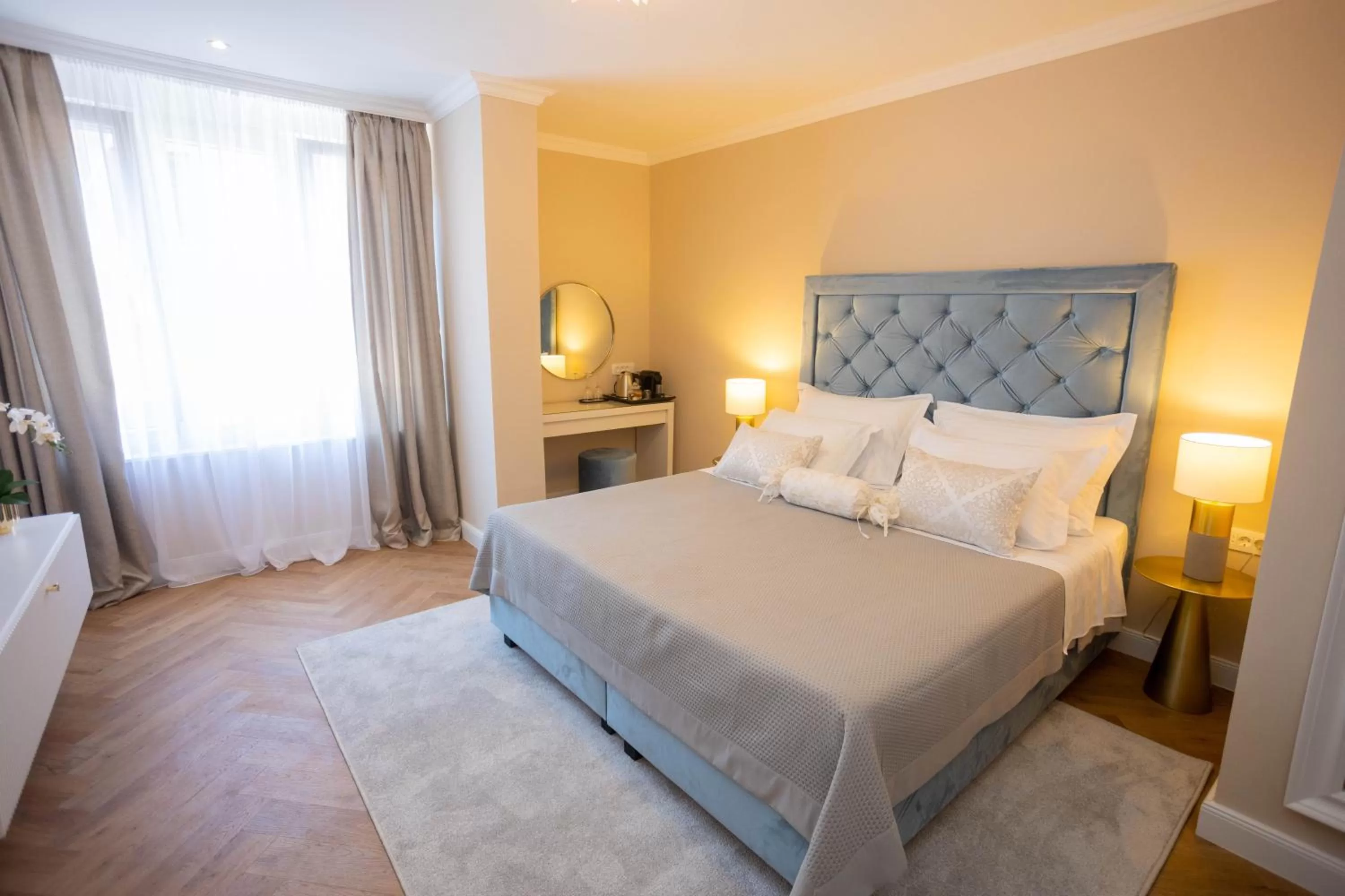 Bedroom in City and Style Luxury Rooms Split