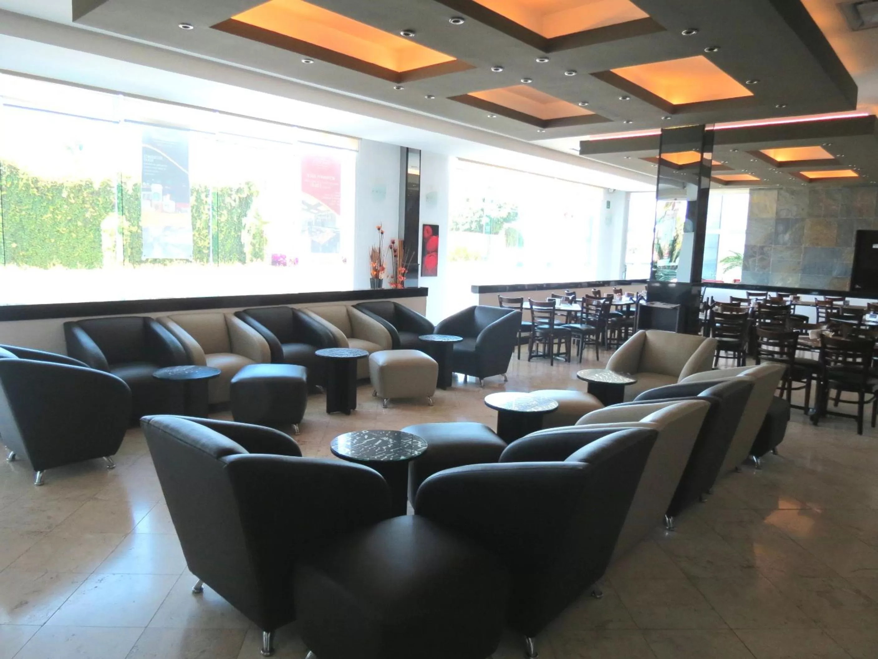 Restaurant/places to eat in Hotel Ankara "Las Lomas"