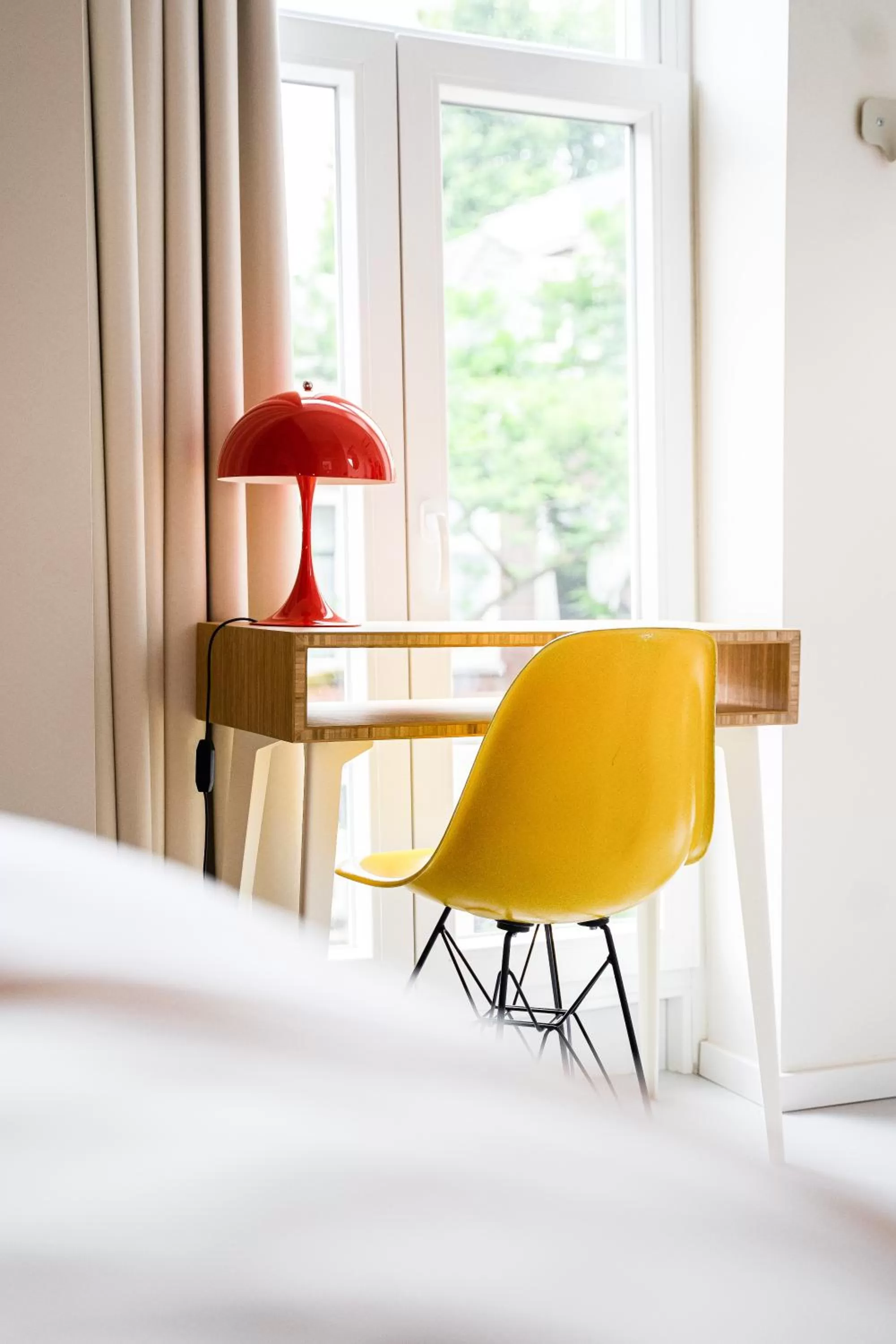 Seating area, Bed in the bellhop