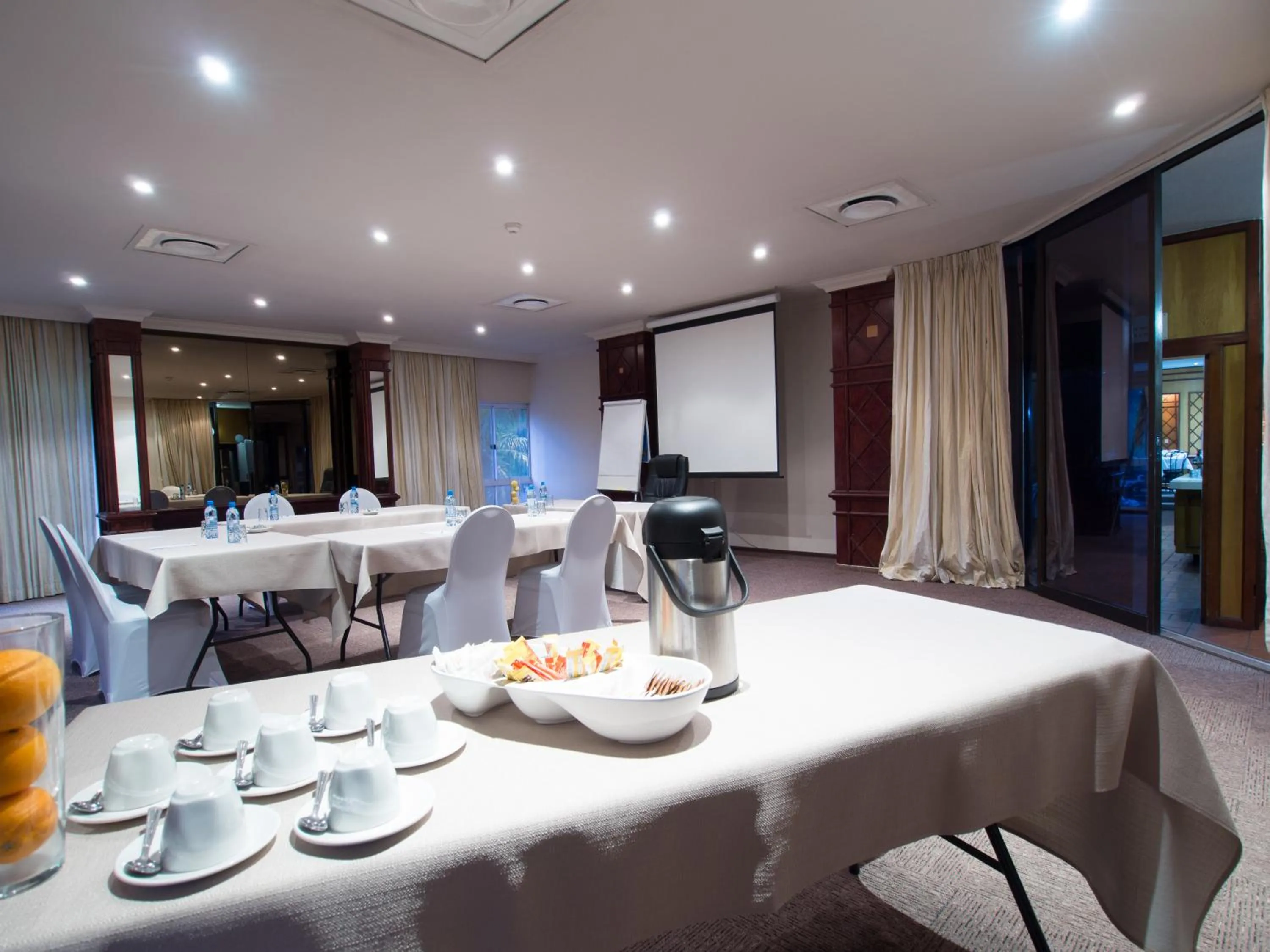 Banquet/Function facilities in Albany Hotel