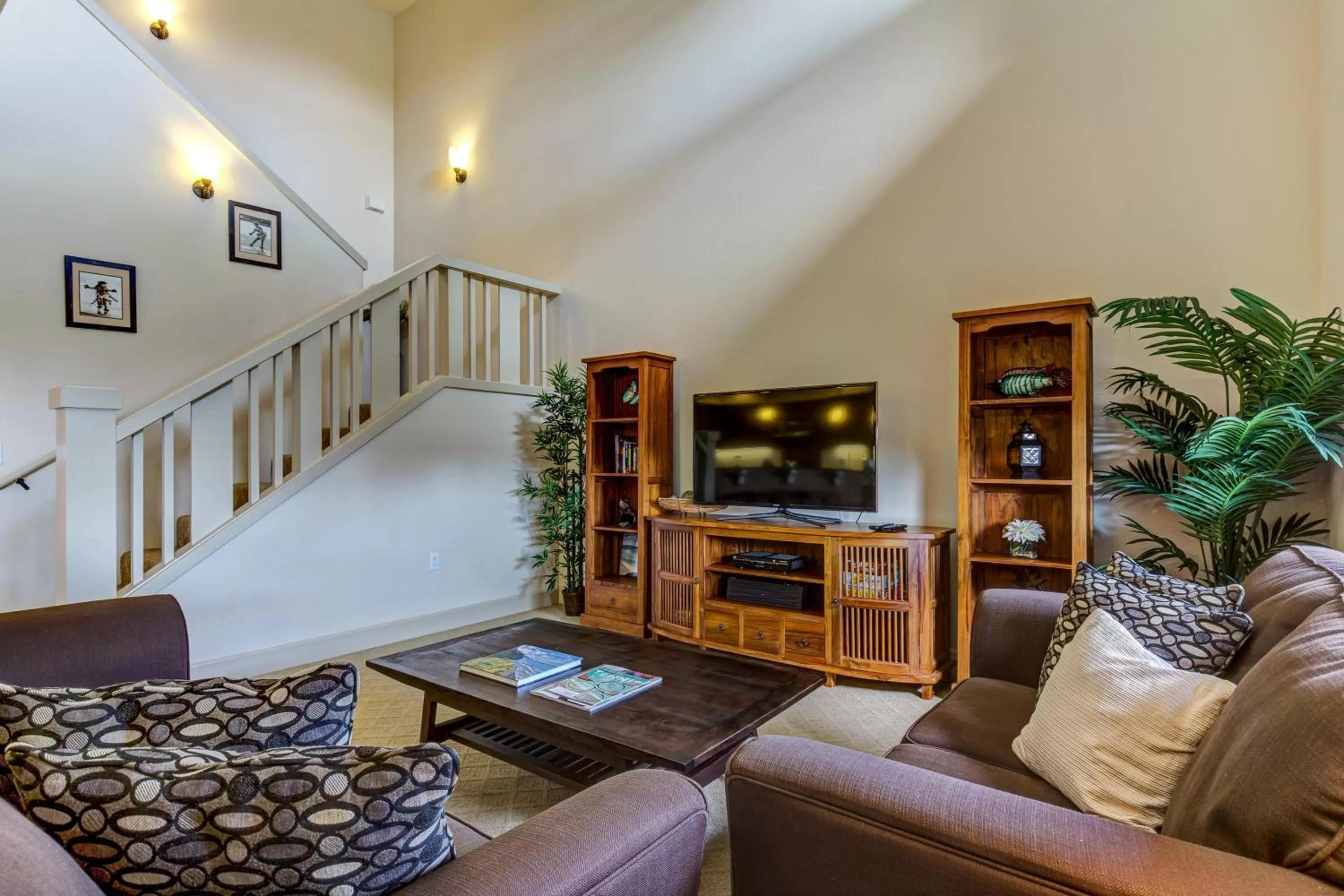 Living room in Castle Hali'i Kai at Waikoloa