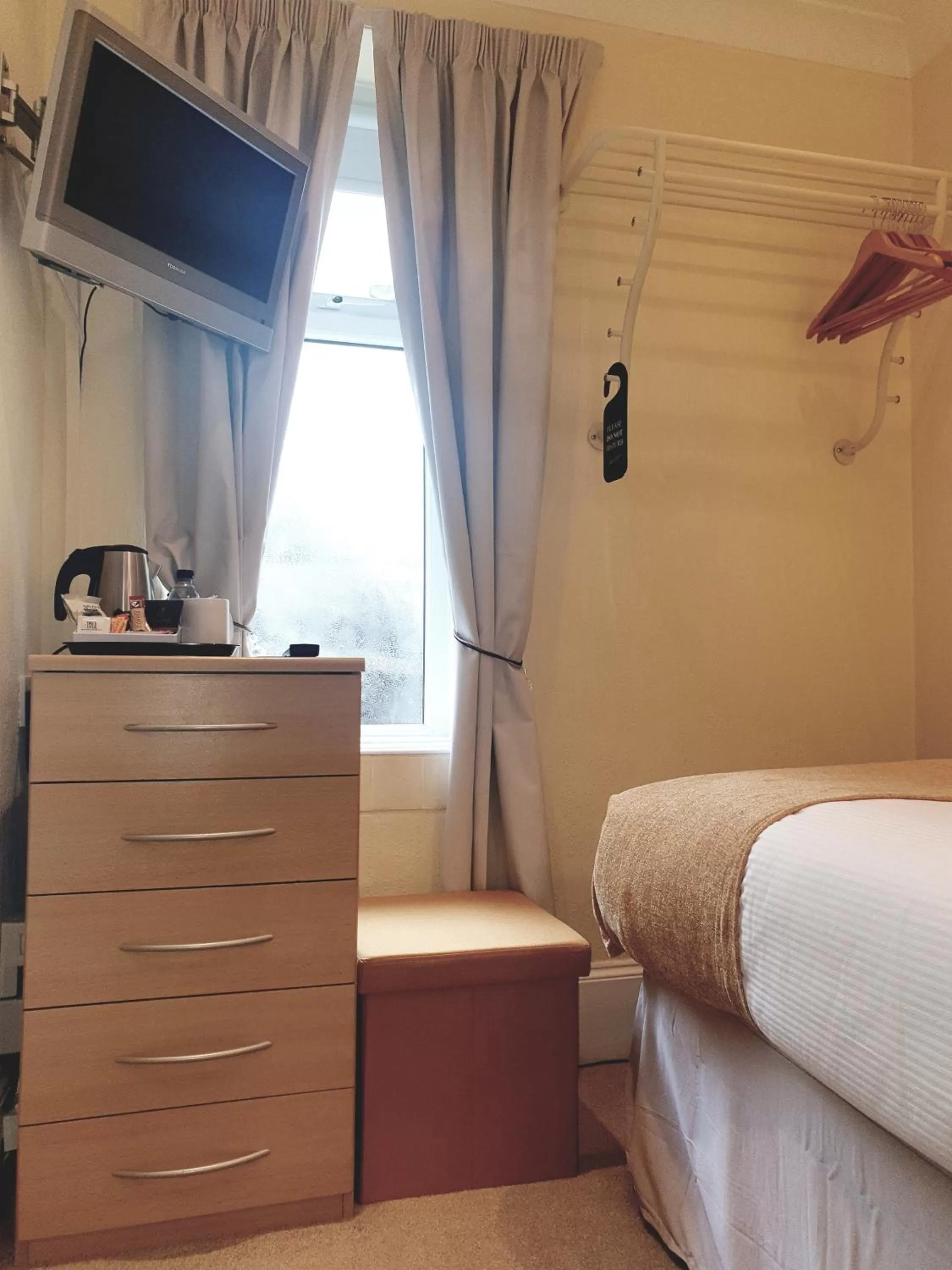 Bedroom, Bed in Melba House