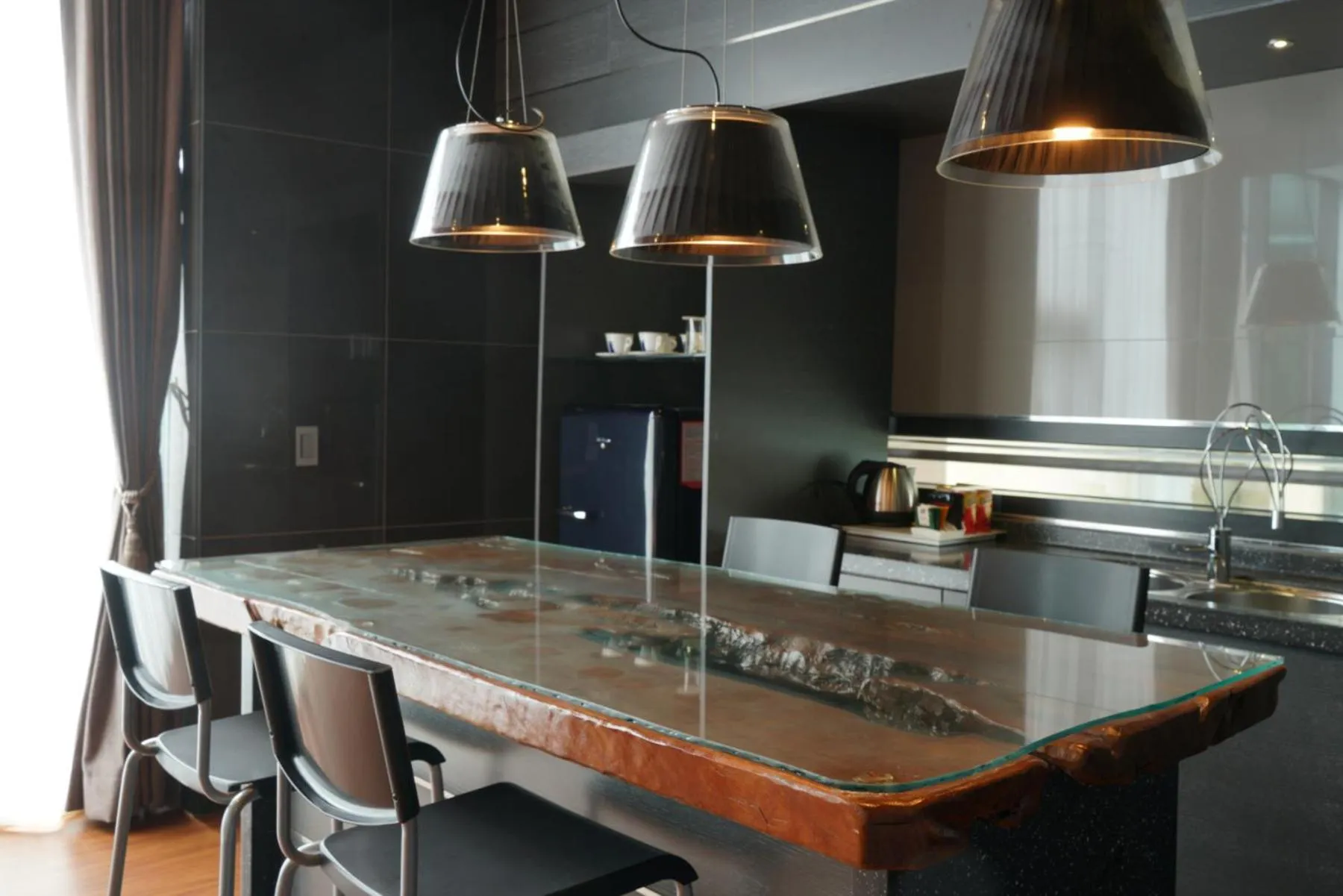 Kitchen/Kitchenette in Jeju Hotel Scarboro