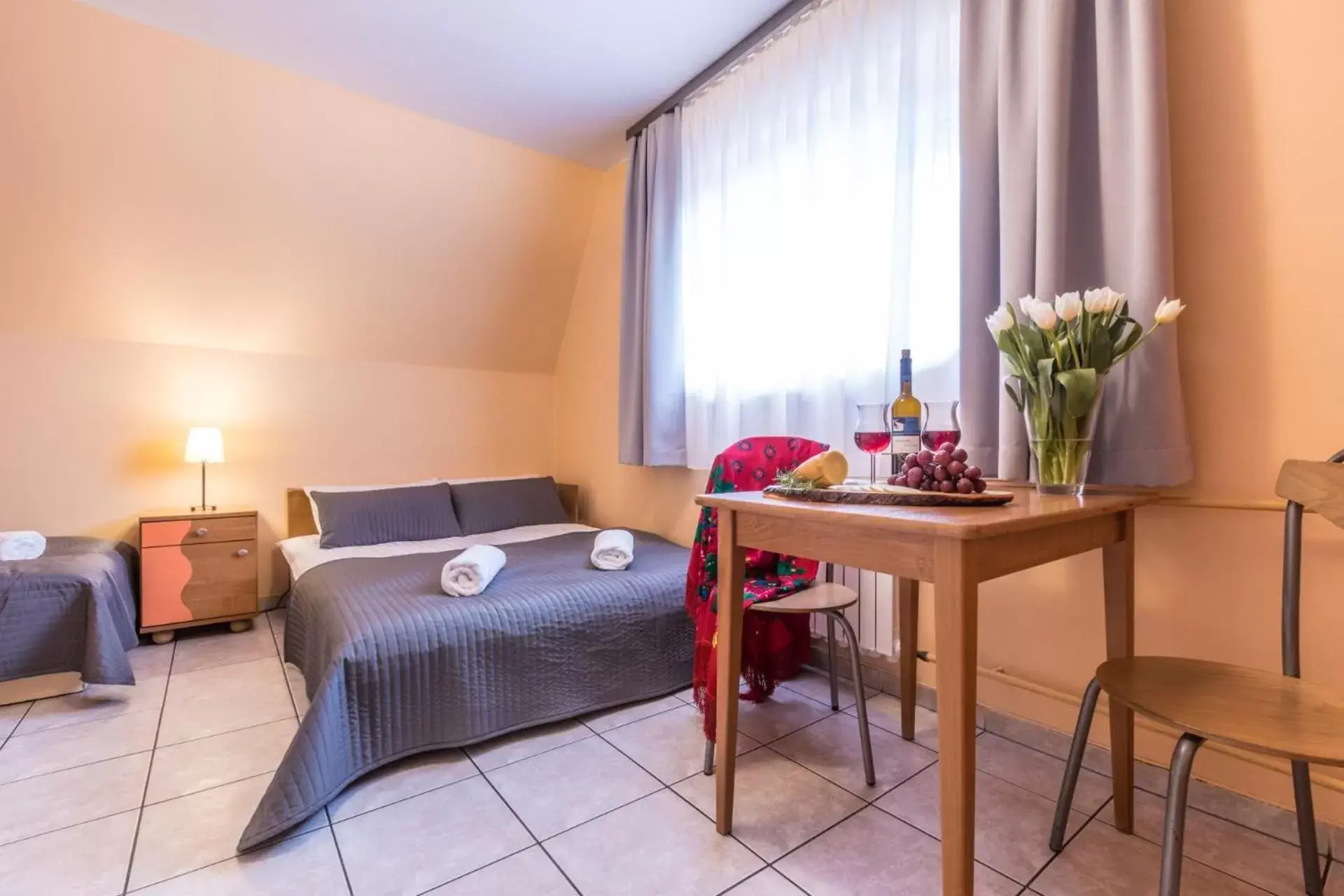 Double Room with Extra Bed (3 Adults) in Liberta INN - Pokoje Gościnne Double Room with Extra Bed (3 Adults) in Liberta INN - Pokoje Gościnne