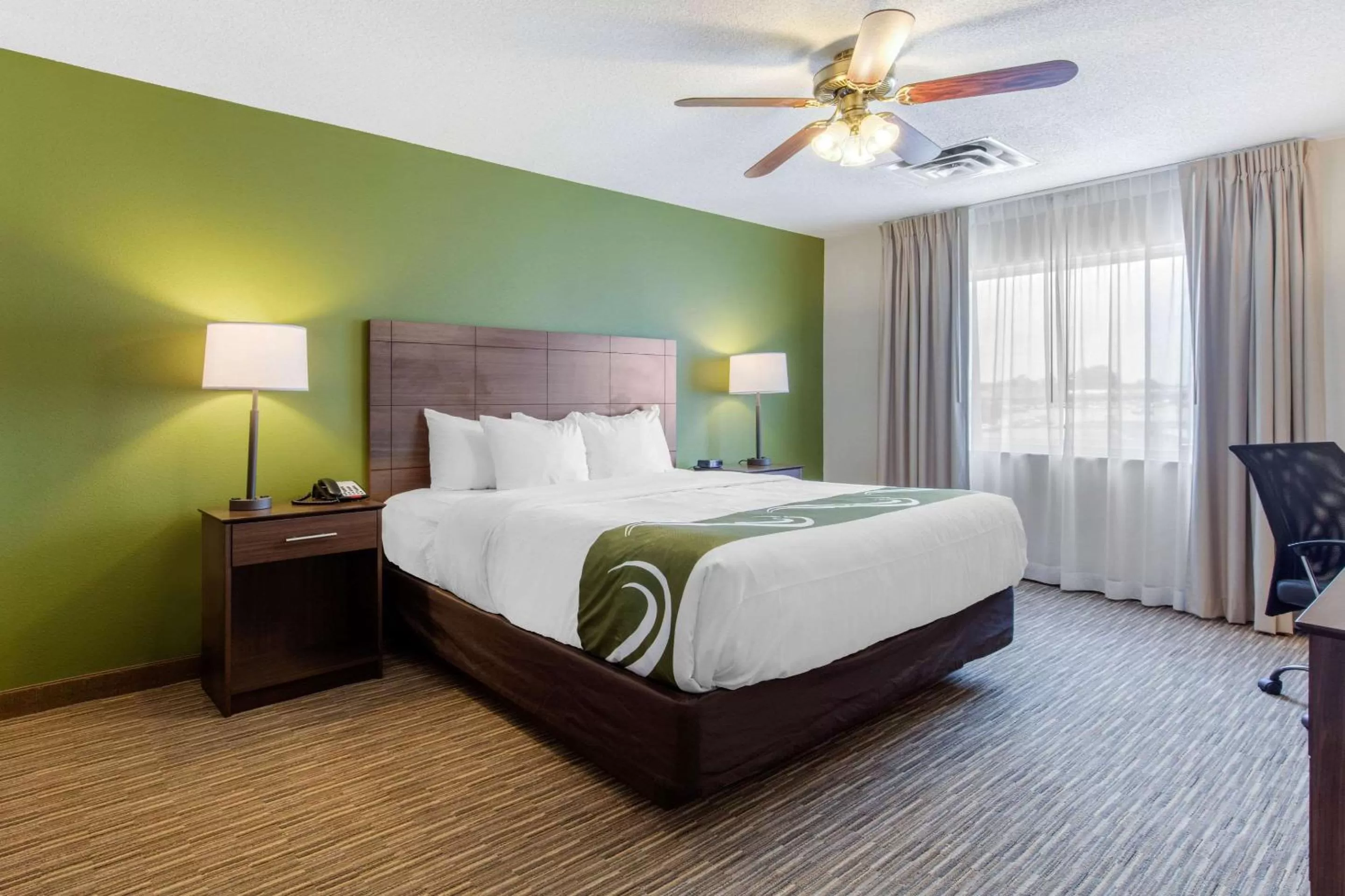 Photo of the whole room, Bed in Quality Inn & Suites Mountain Home North