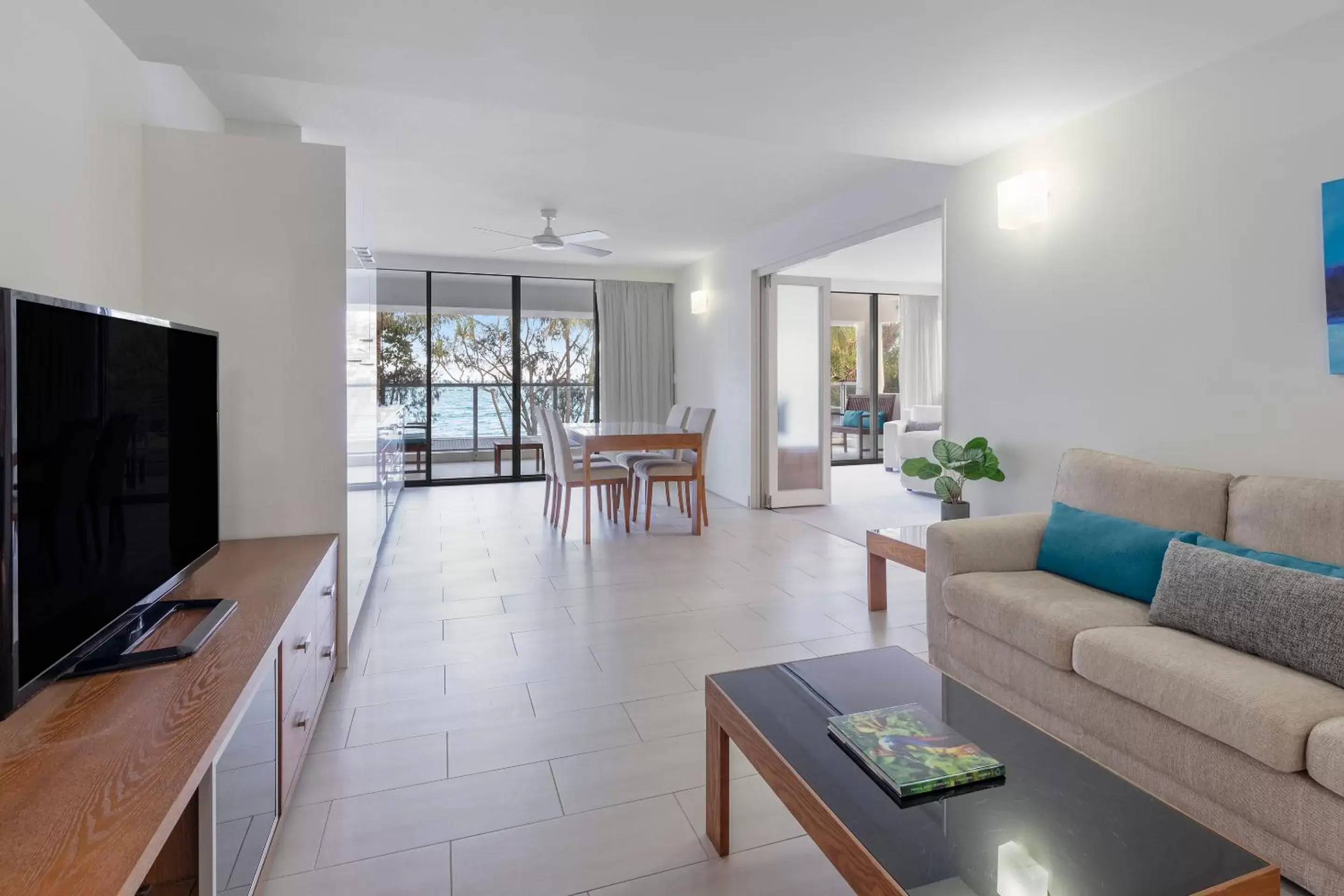 Two-Bedroom Apartment with Ocean View in Drift Palm Cove Two-Bedroom Apartment with Ocean View in Drift Palm Cove