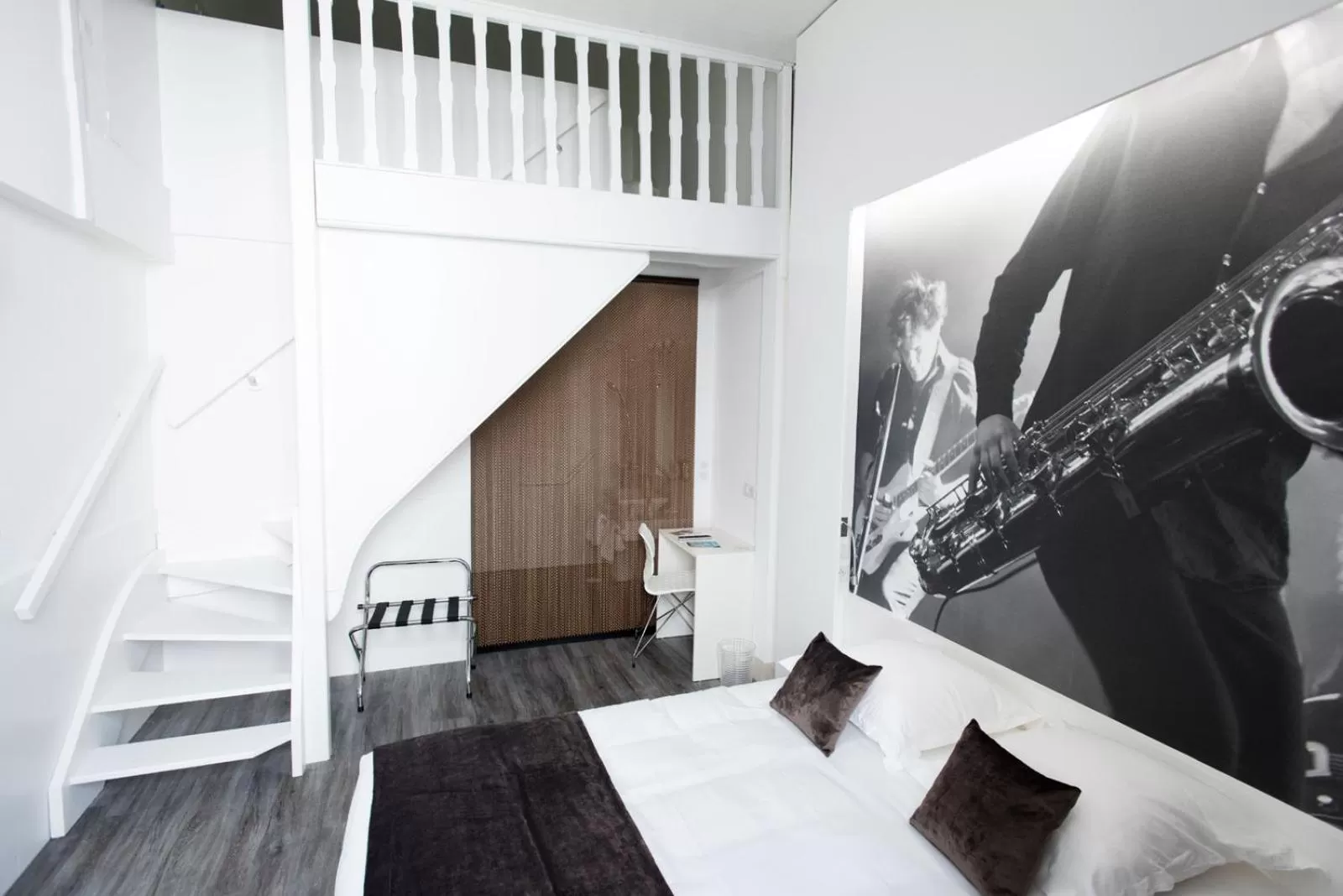 Photo of the whole room, Bed in Hôtel François 1er