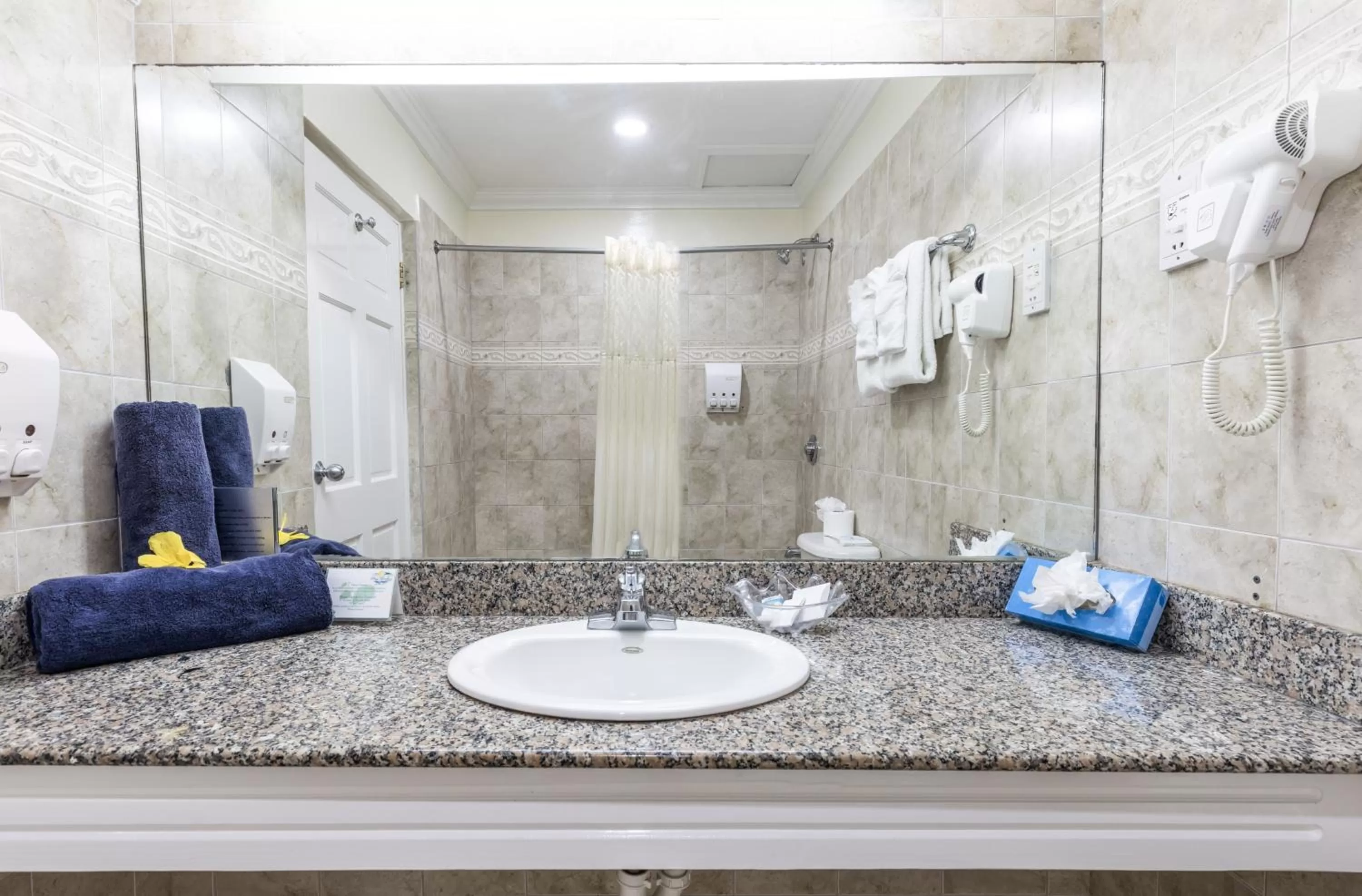 Bathroom in Bay Gardens Hotel