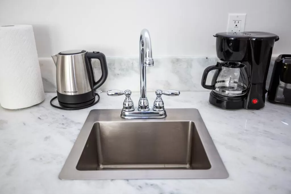 Kitchen/Kitchenette in One Bedroom Apartment with SD Downtown View