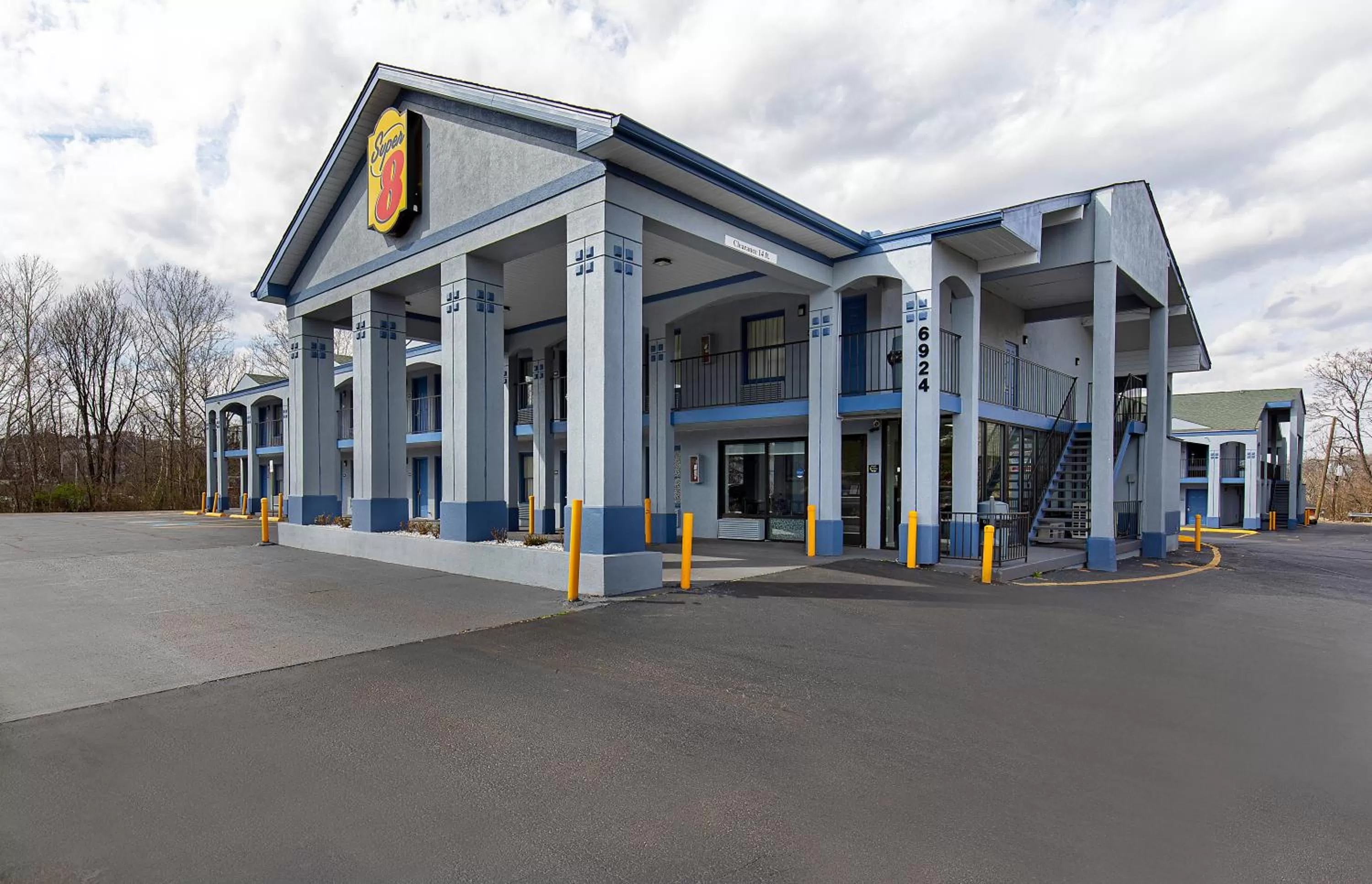 Property building in Super 8 by Wyndham Nashville West