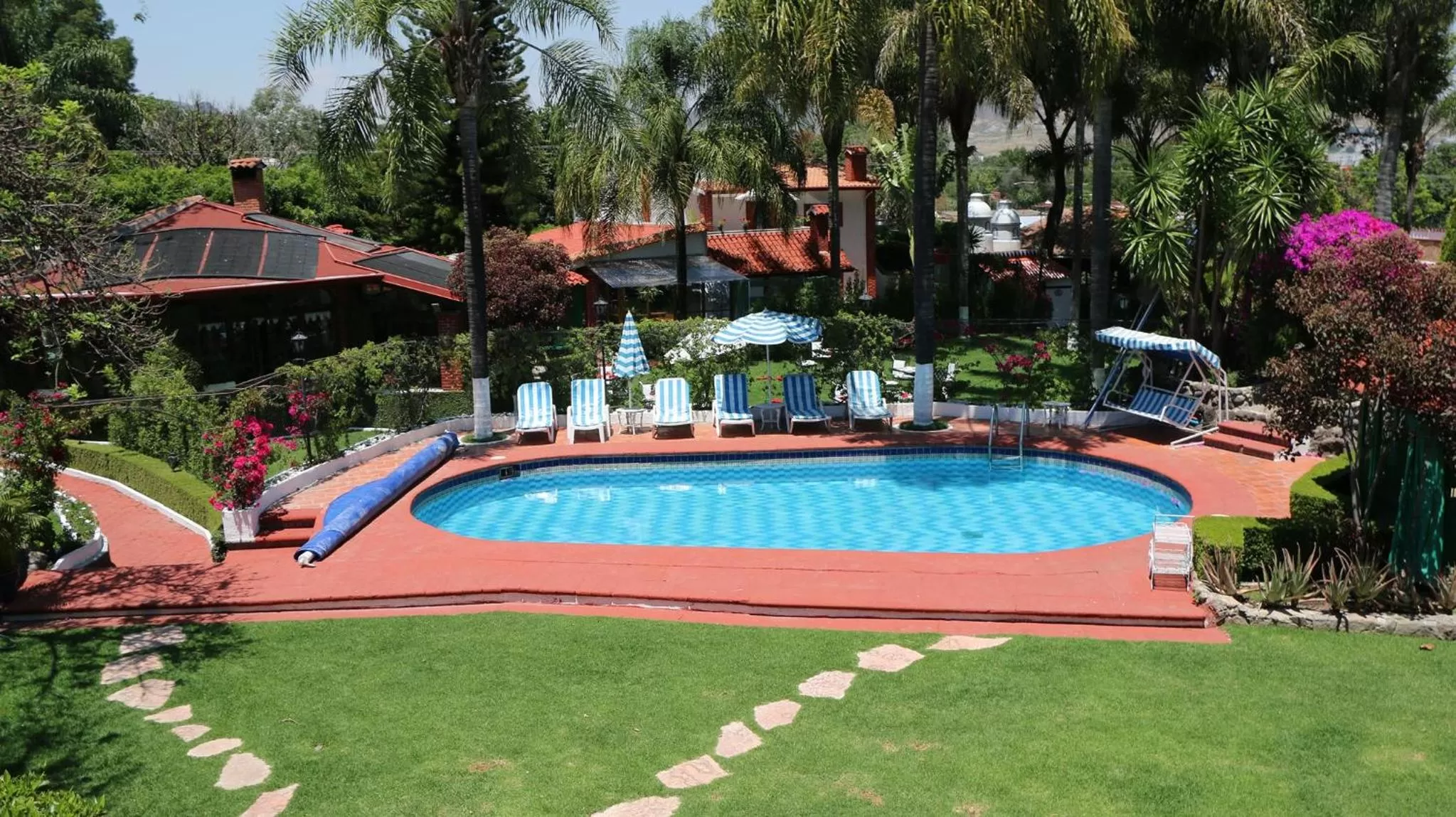 Pool view in Posada Los Alcatraces