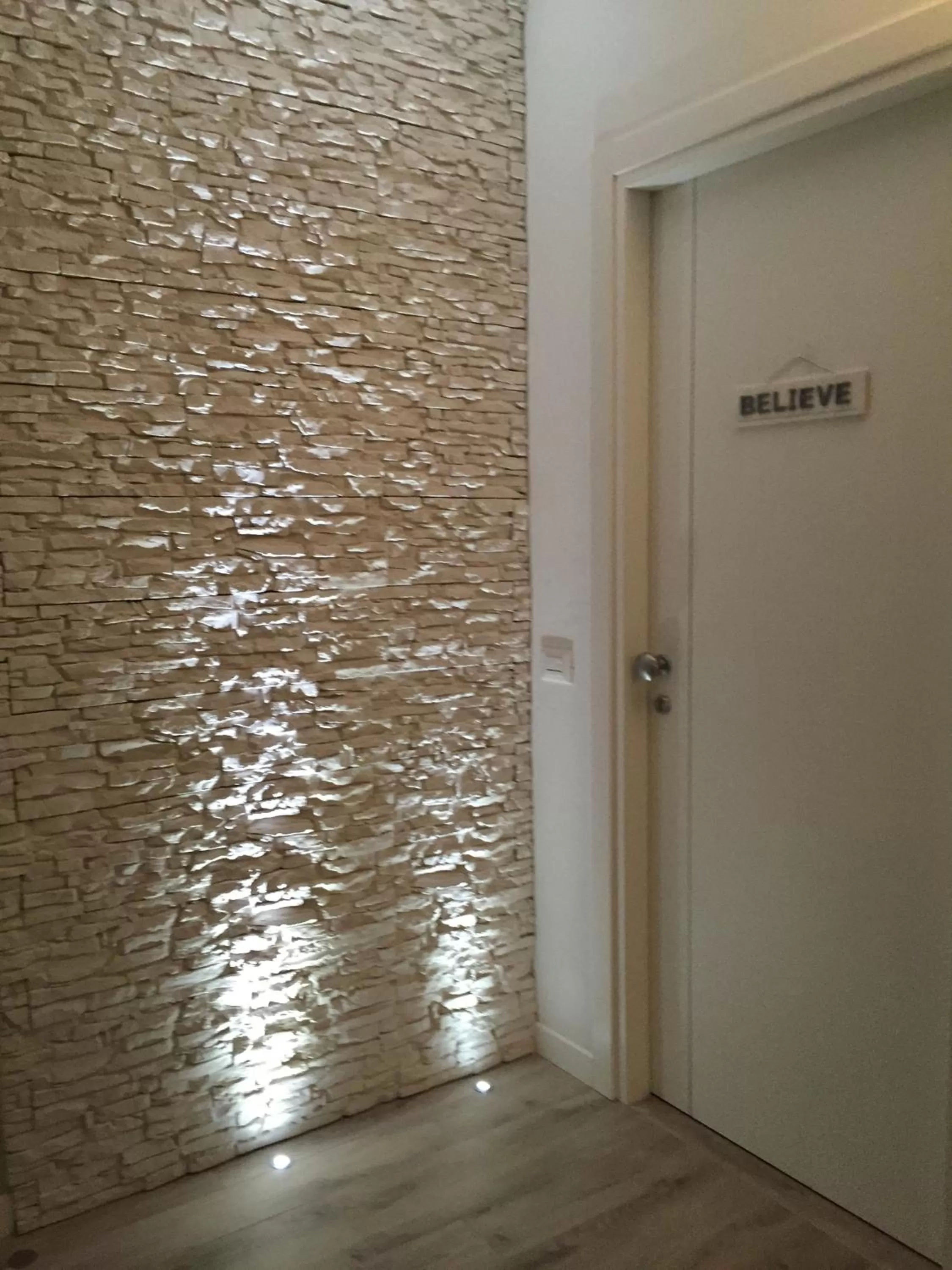 Decorative detail in Flyingaway