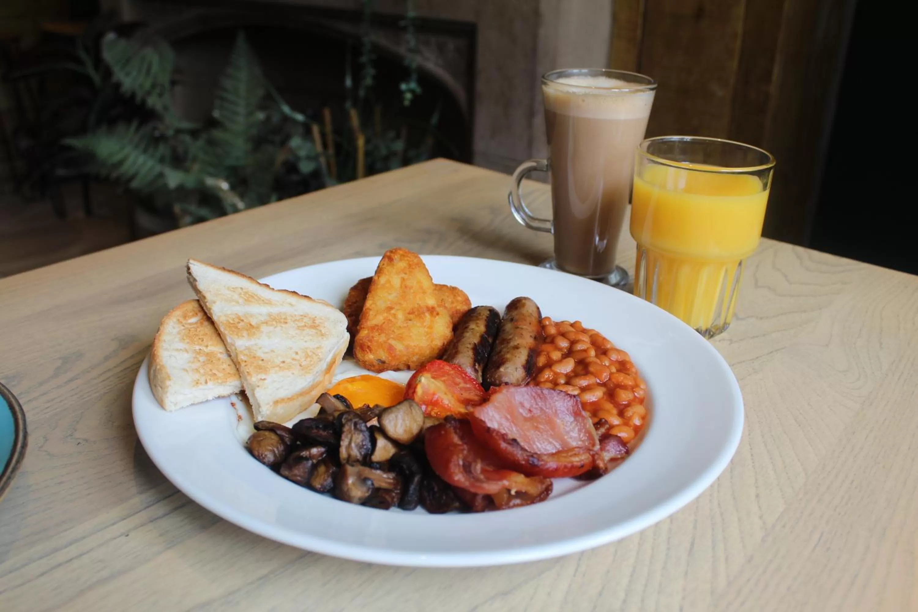 Breakfast in Mitre Hotel Manchester City Centre