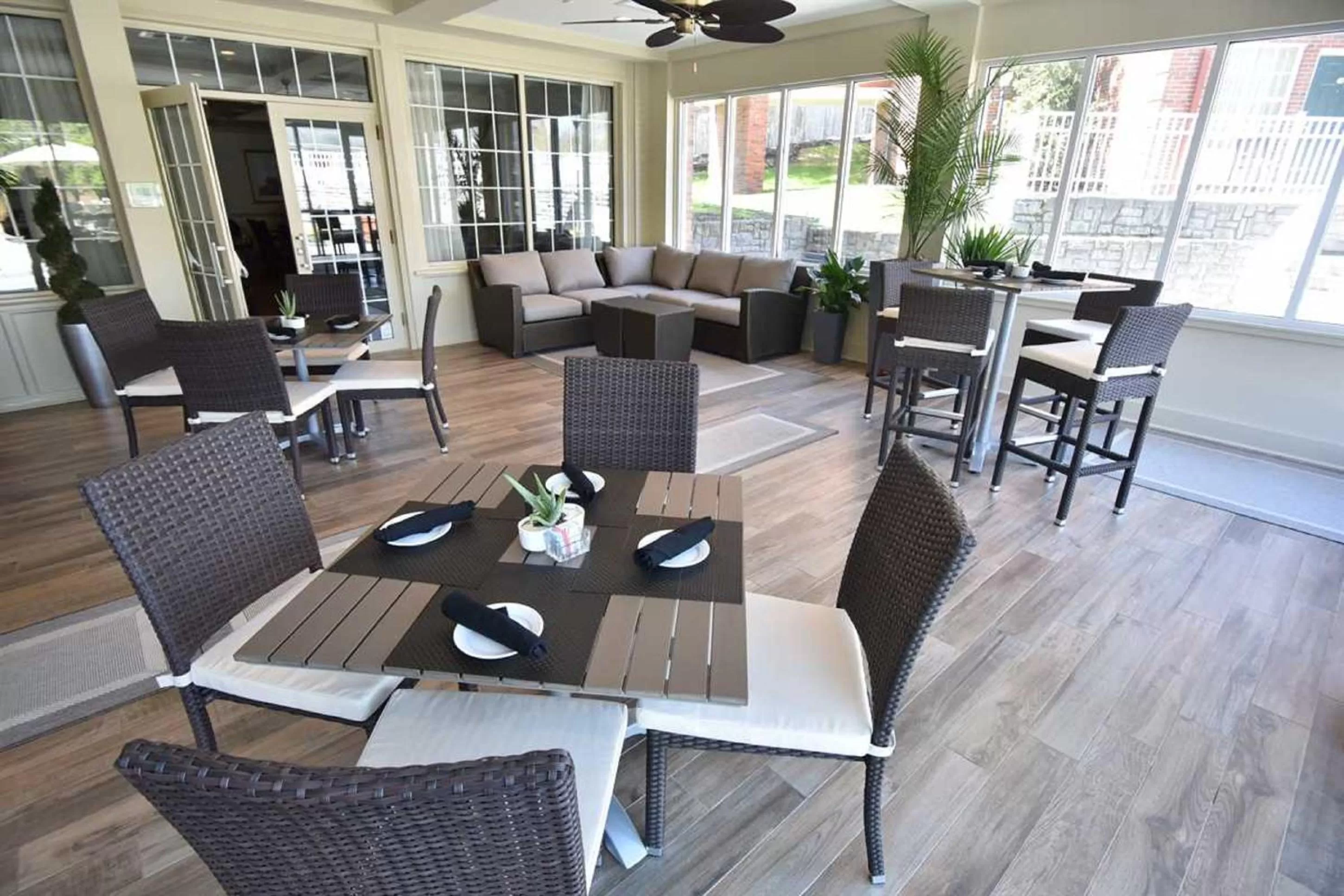 Restaurant/places to eat in Ohio University Inn and Conference Center