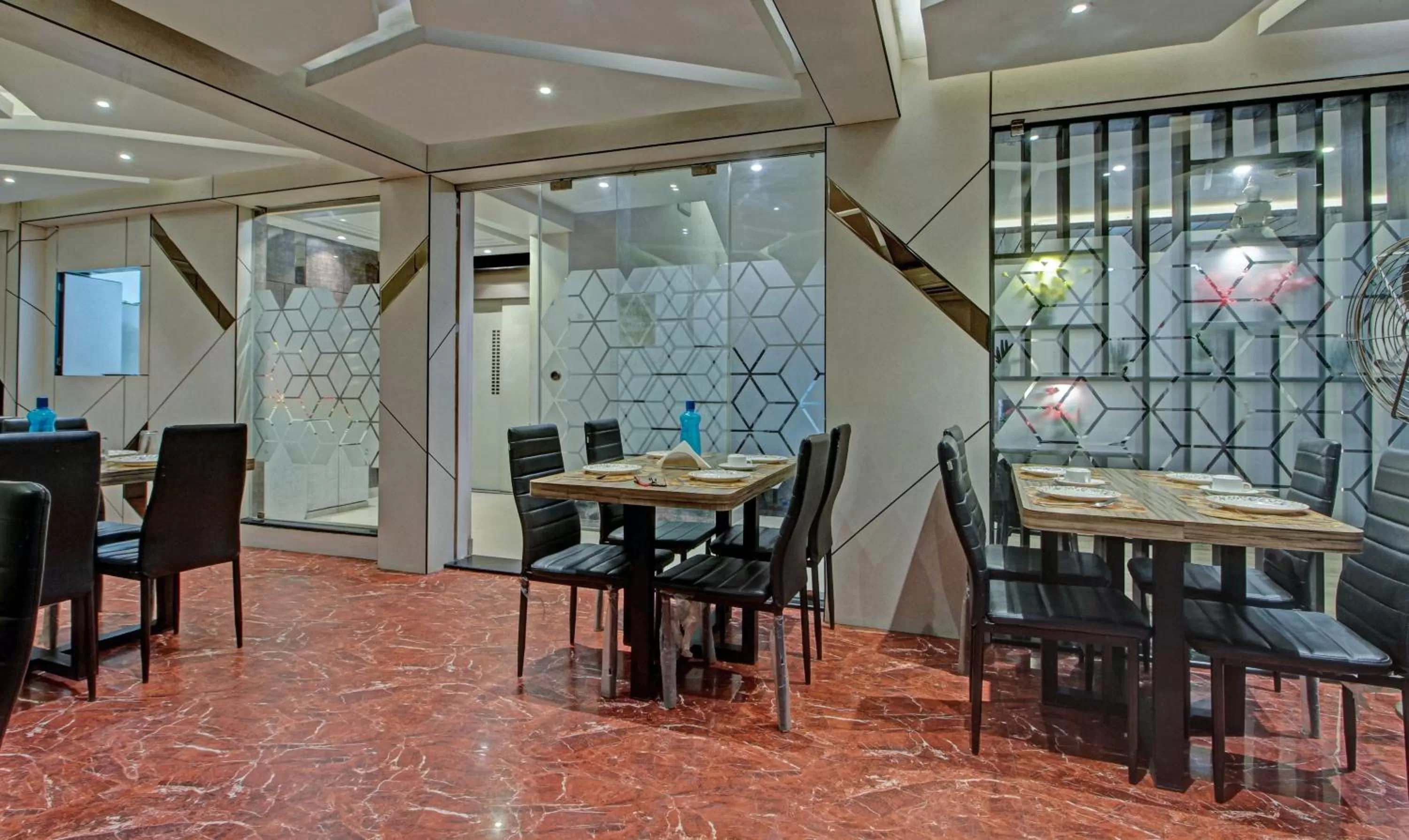 Restaurant/Places to Eat in Treebo Trend Glassotel Ruby