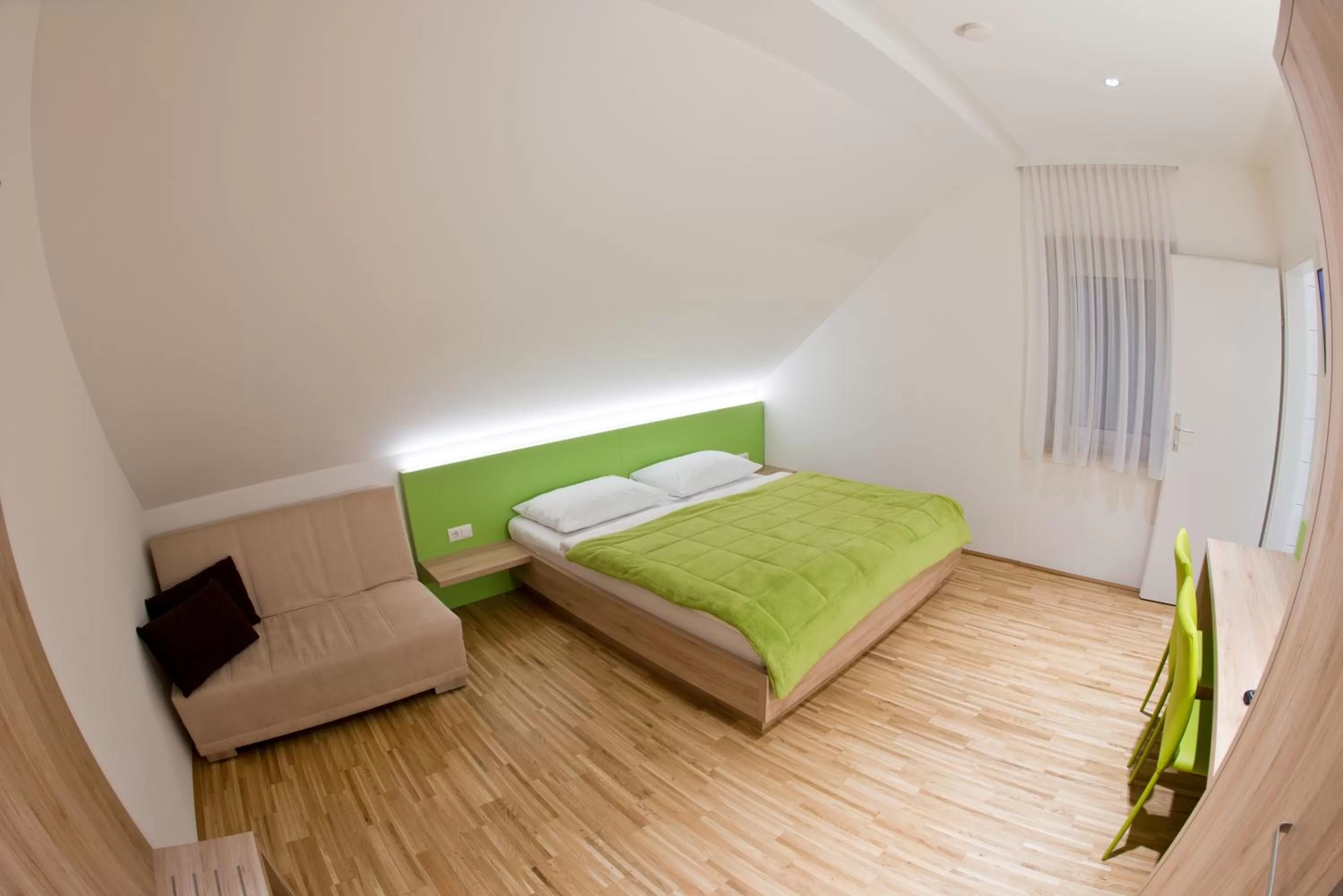 Bedroom, Bed in Hotel Restaurant Meyer