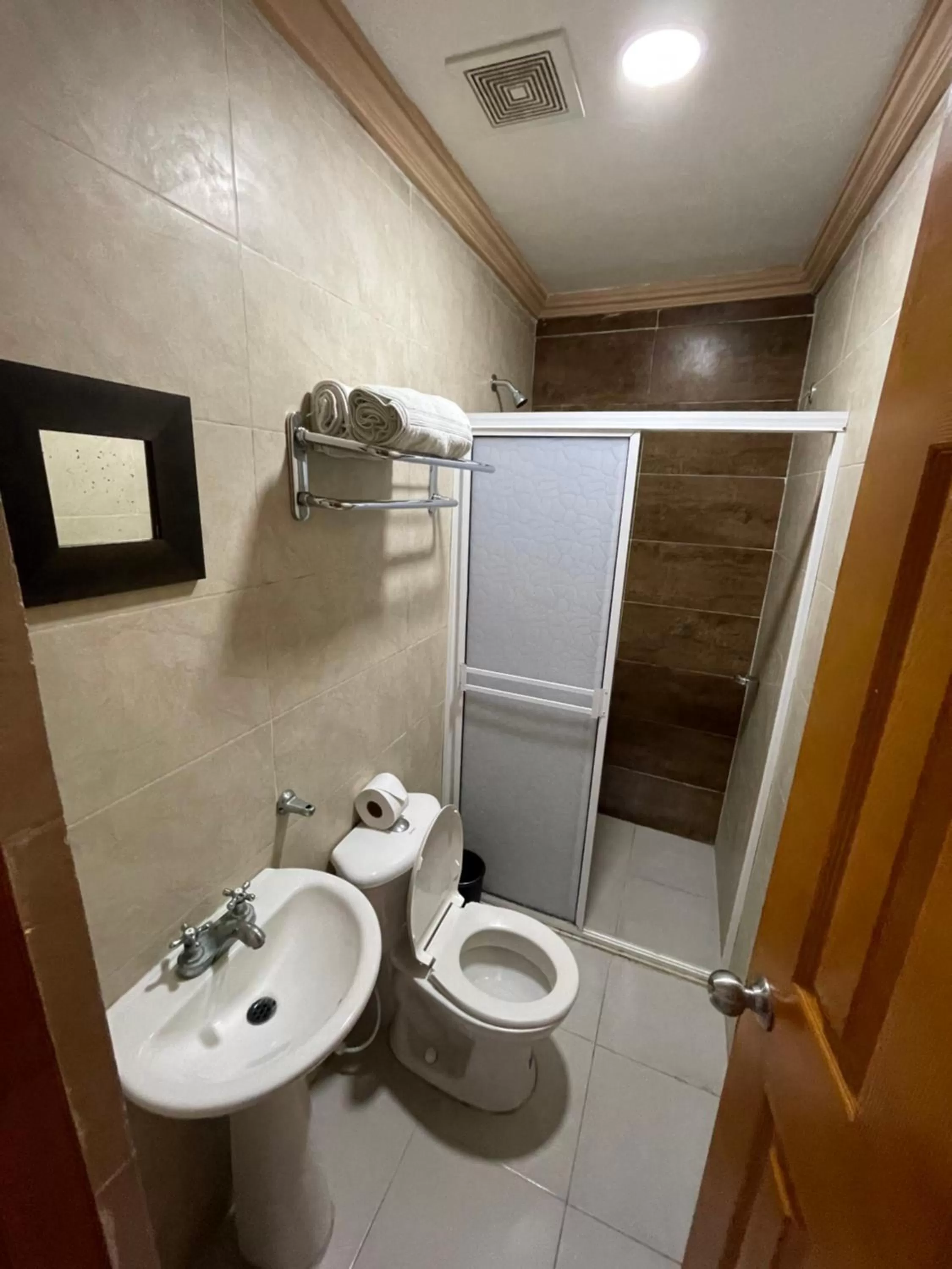 Bathroom in Posada Yasa sarie bay