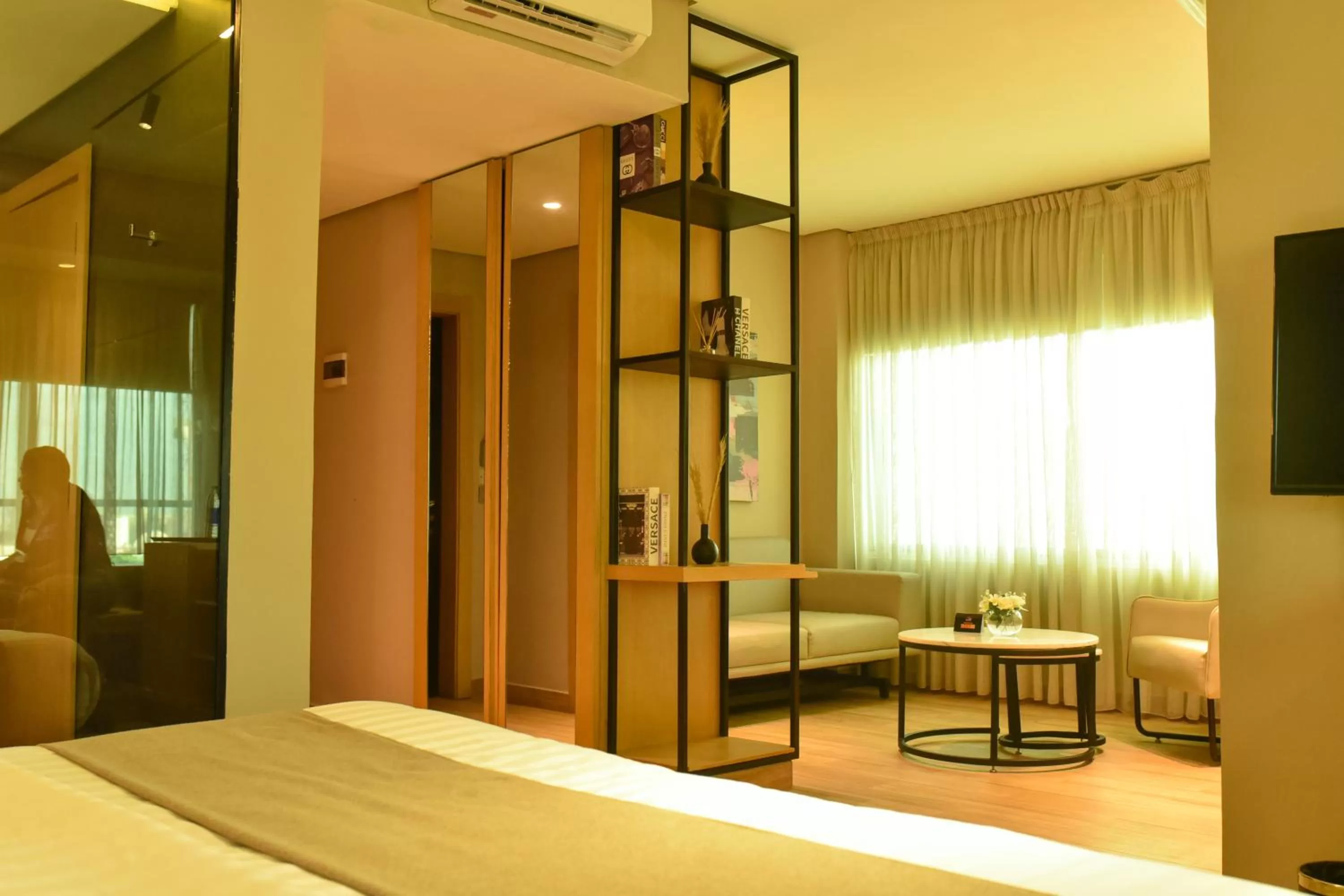 Deluxe King Suite in Vertigo Hotel