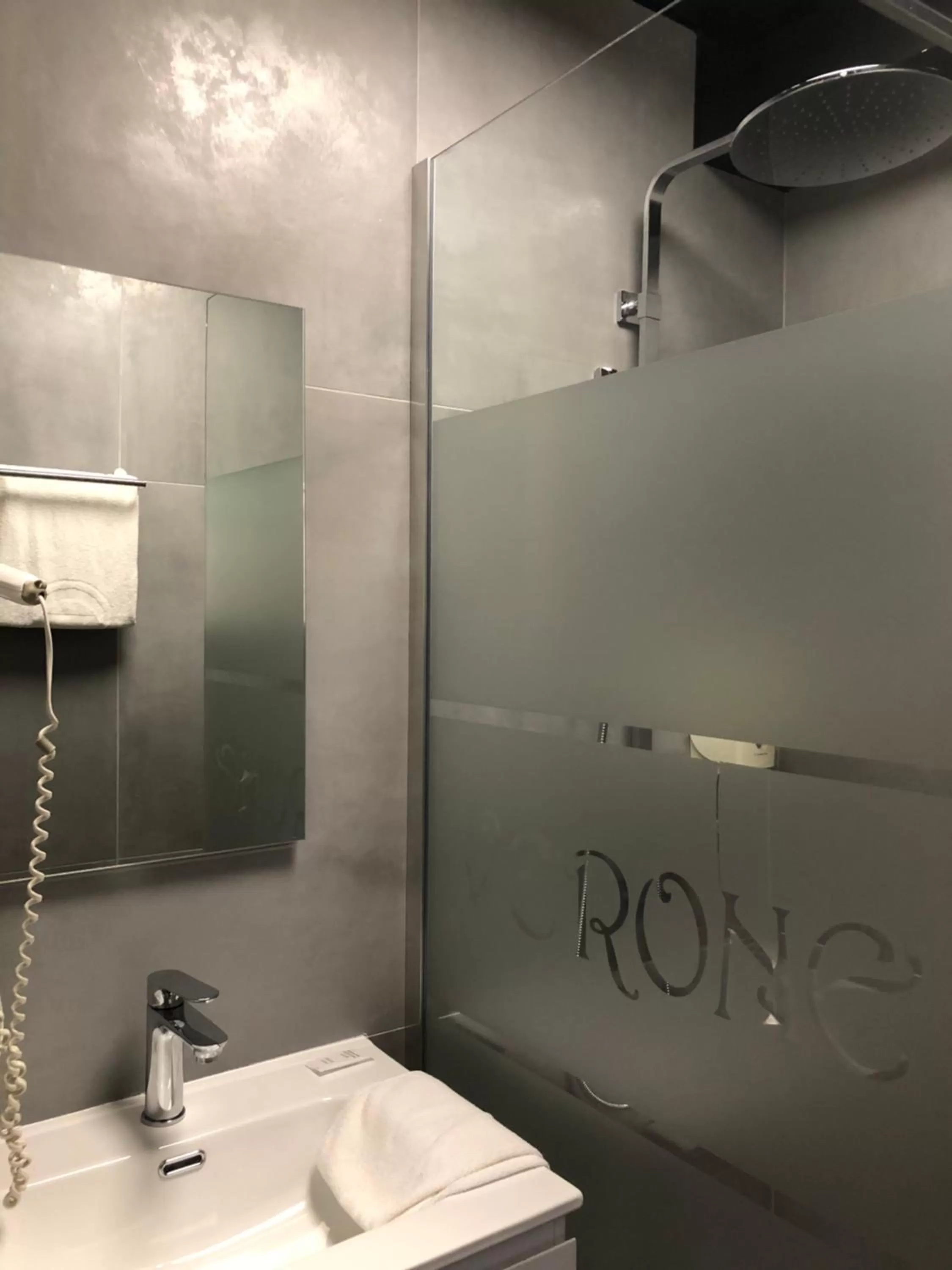 V E R O N E - Rooms & Suites - Liège - Rocourt