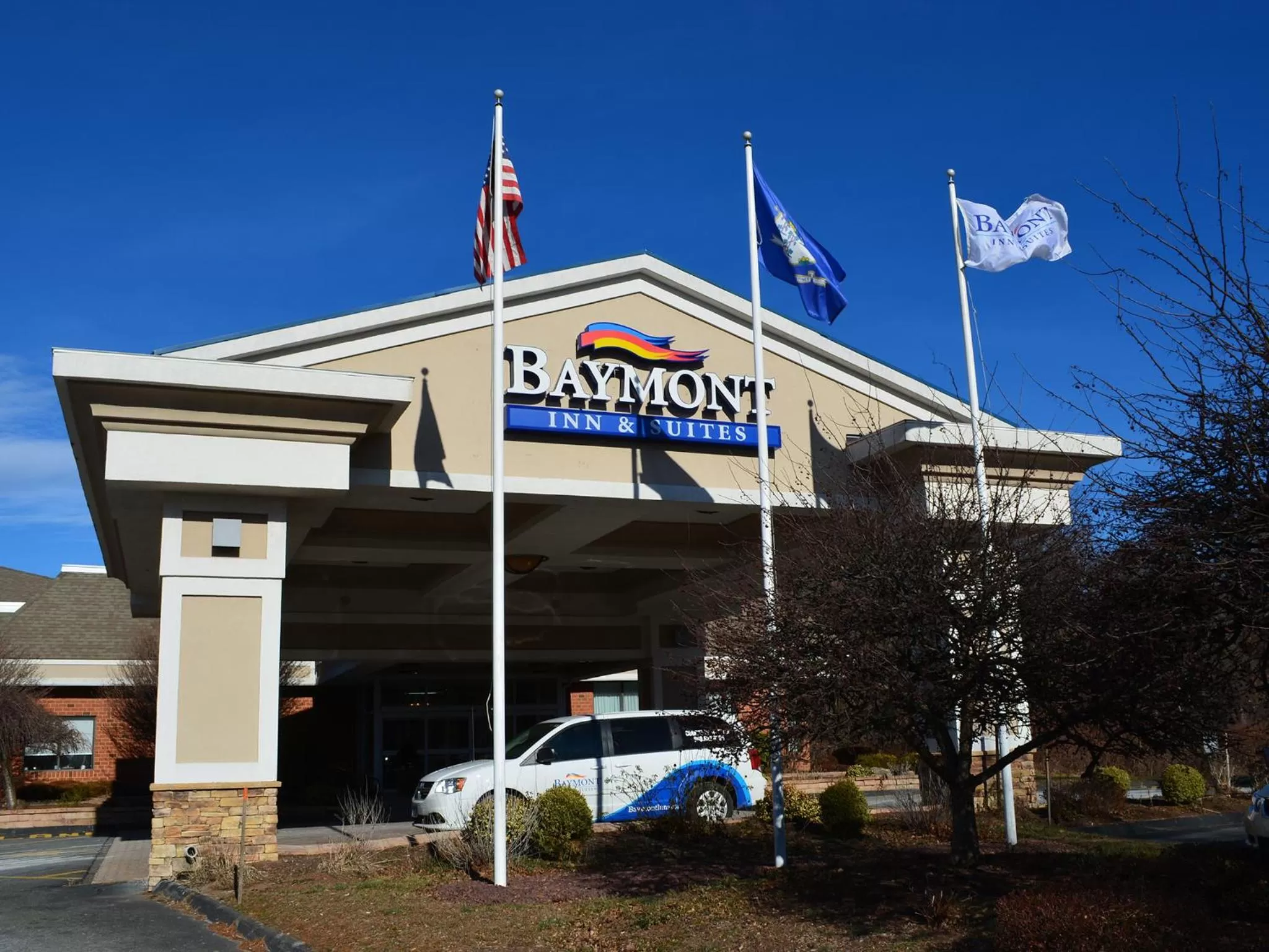 Facade/entrance in Baymont by Wyndham East Windsor Bradley Airport