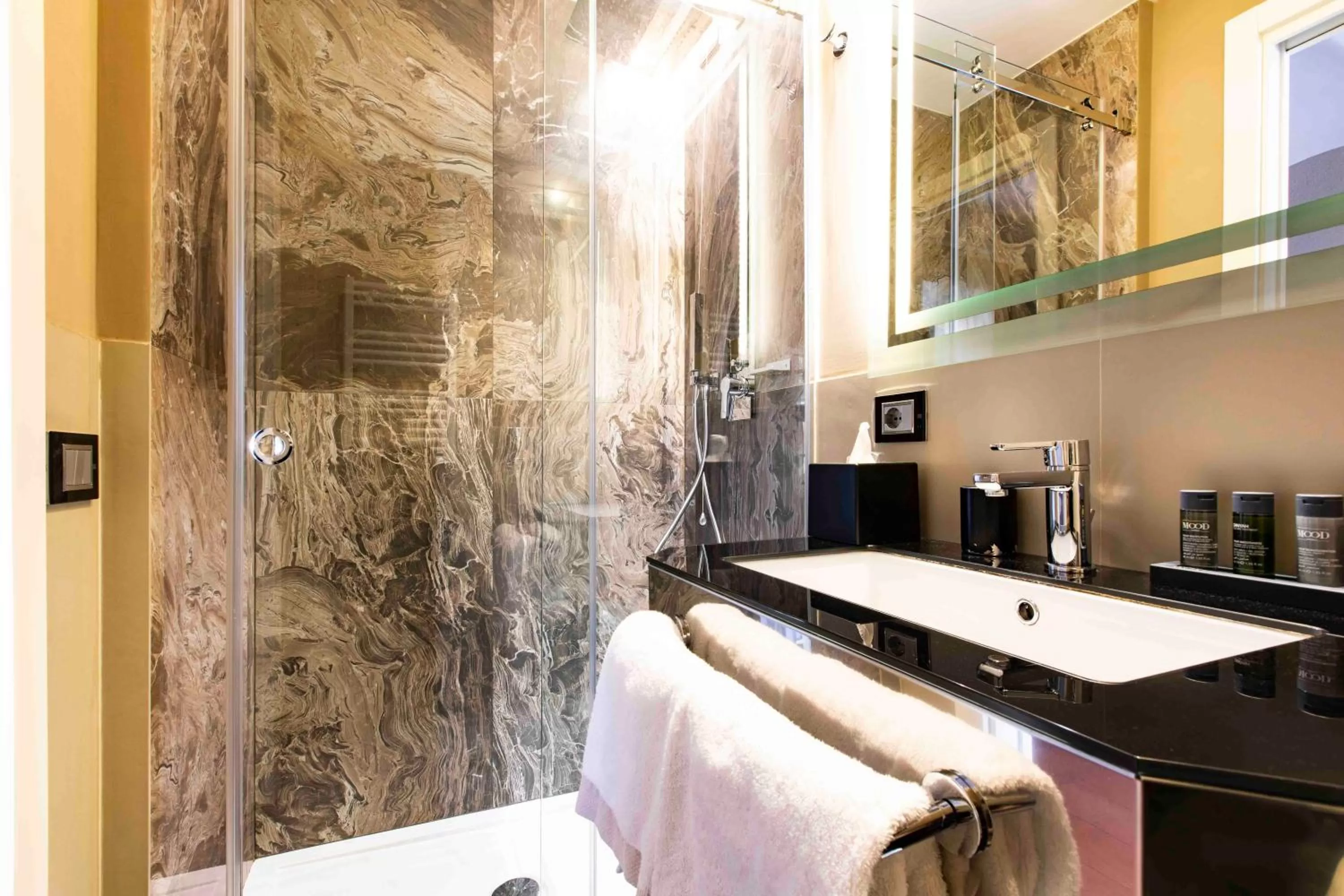 Bathroom in Mood Suites Tritone