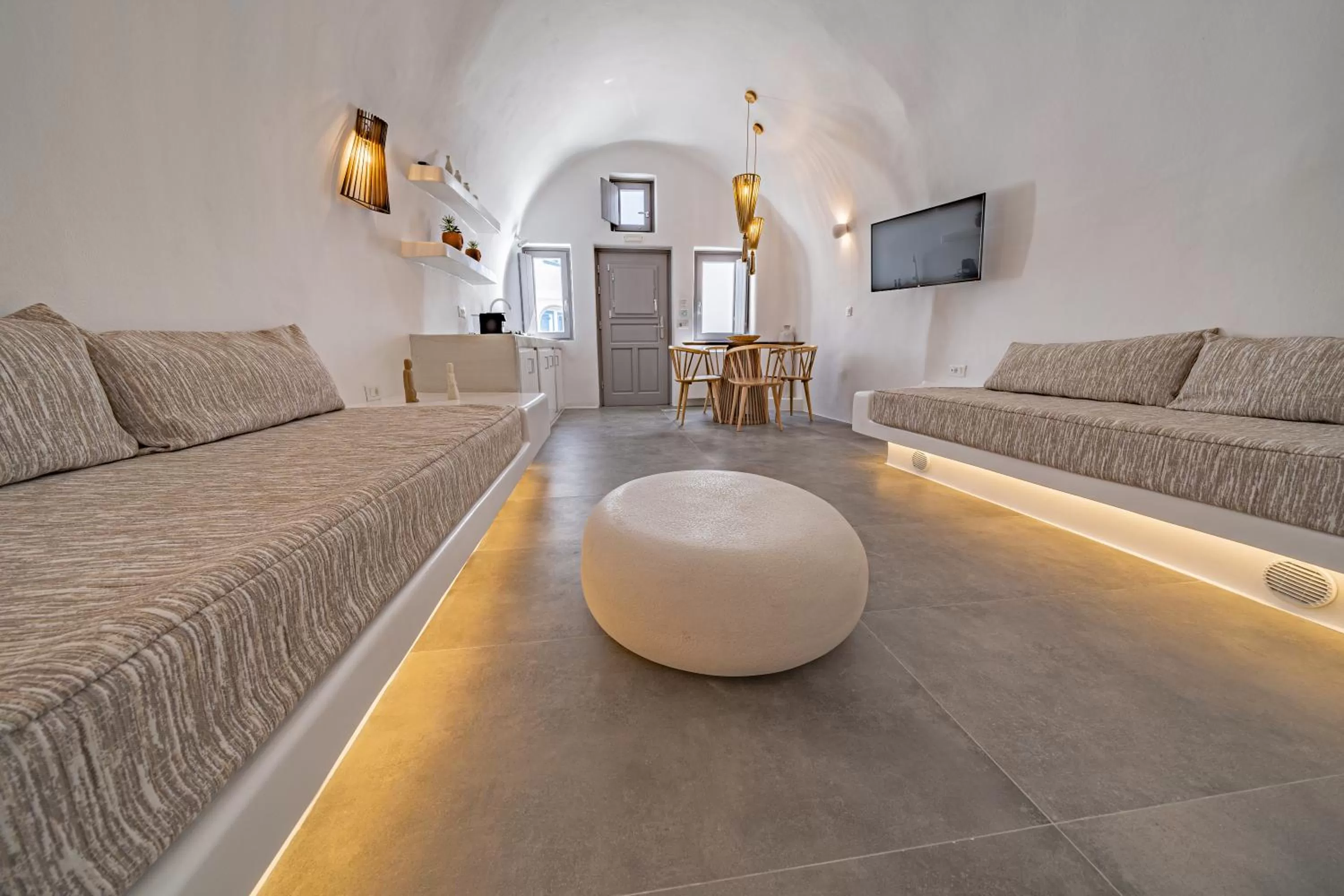 TV and multimedia in Eternity Suites Santorini