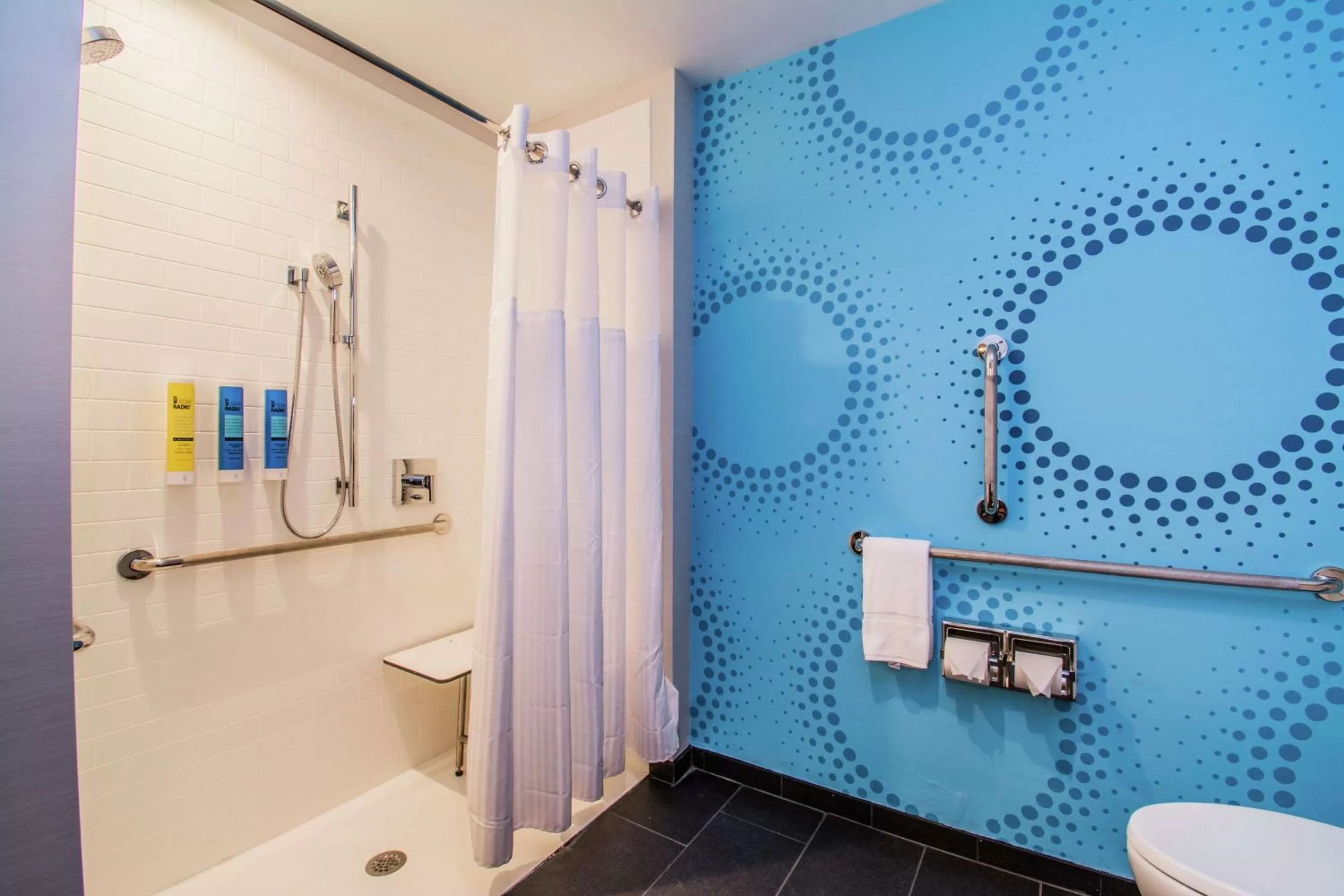 Bathroom in Tru By Hilton Bowling Green