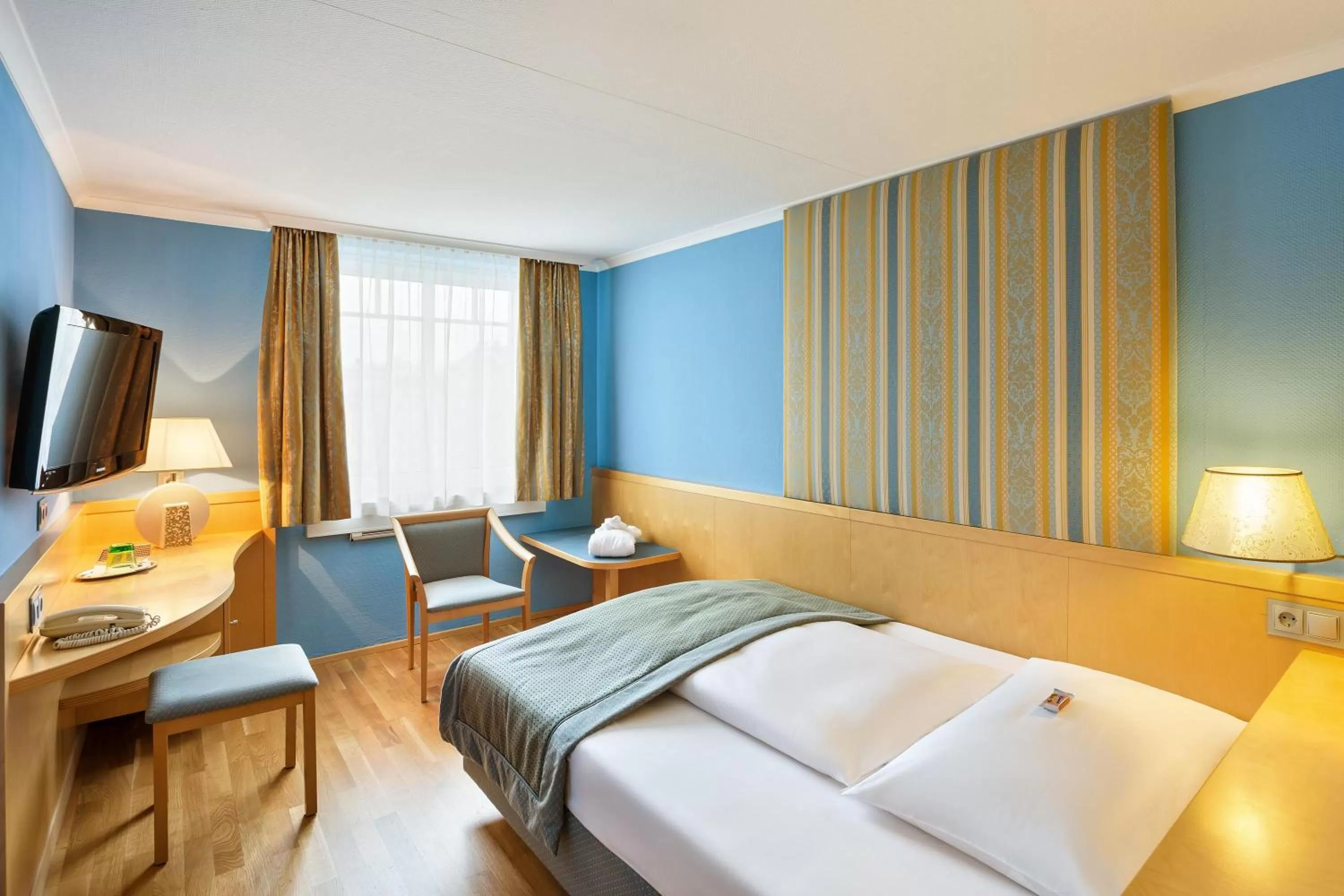 TV and multimedia, Bed in Austria Trend Hotel Ananas Wien