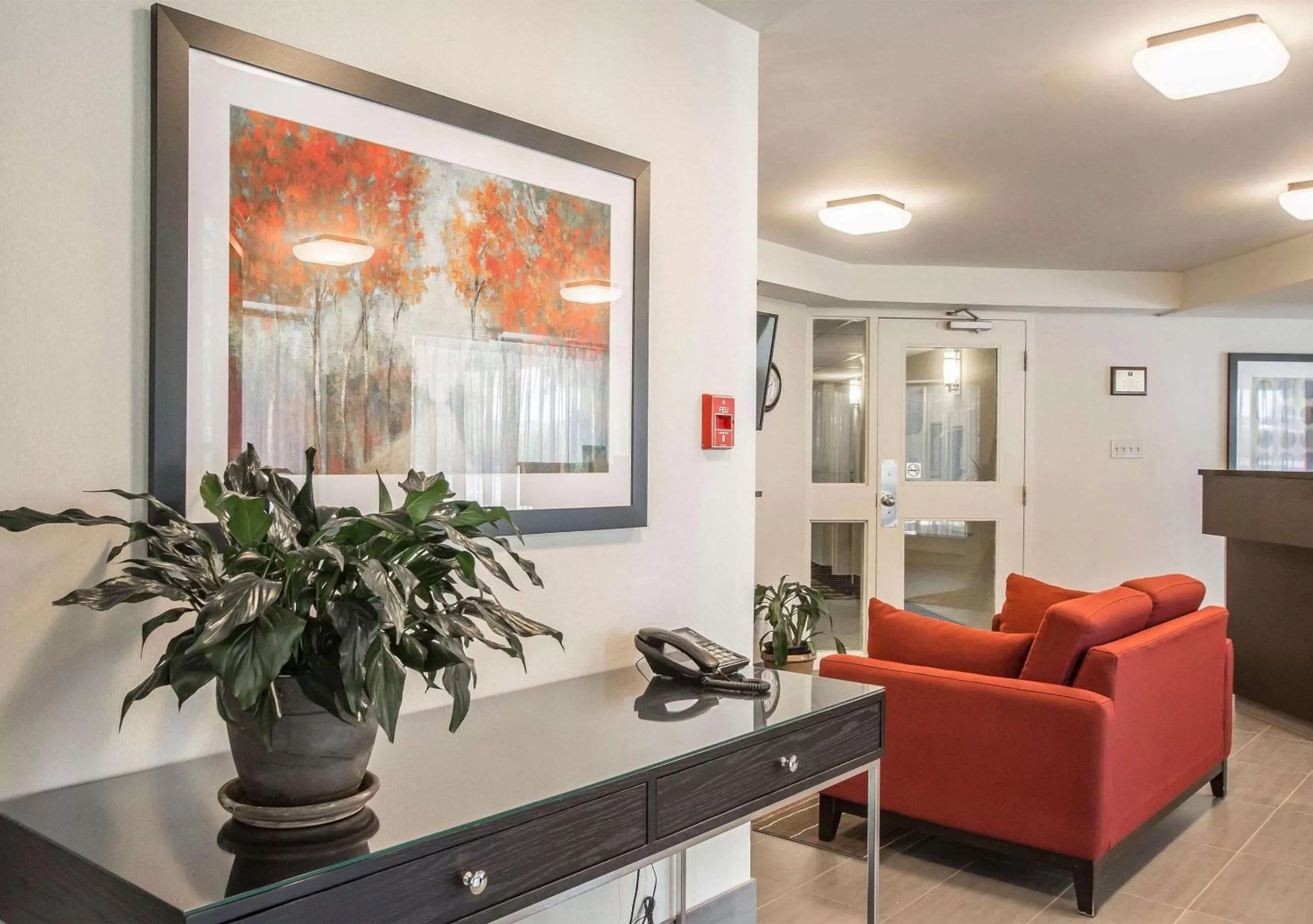 Lobby or reception in Comfort Inn Sherbrooke