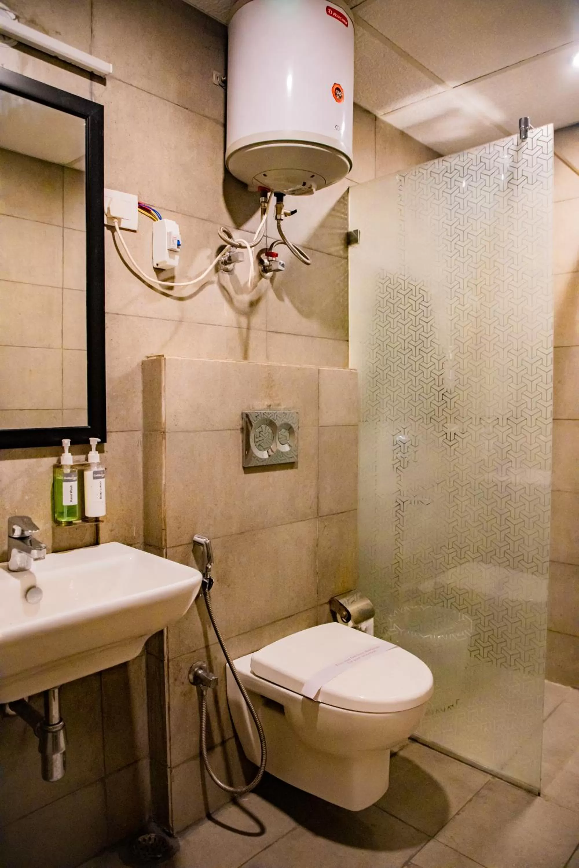 Property building in GoldenKeys Inn