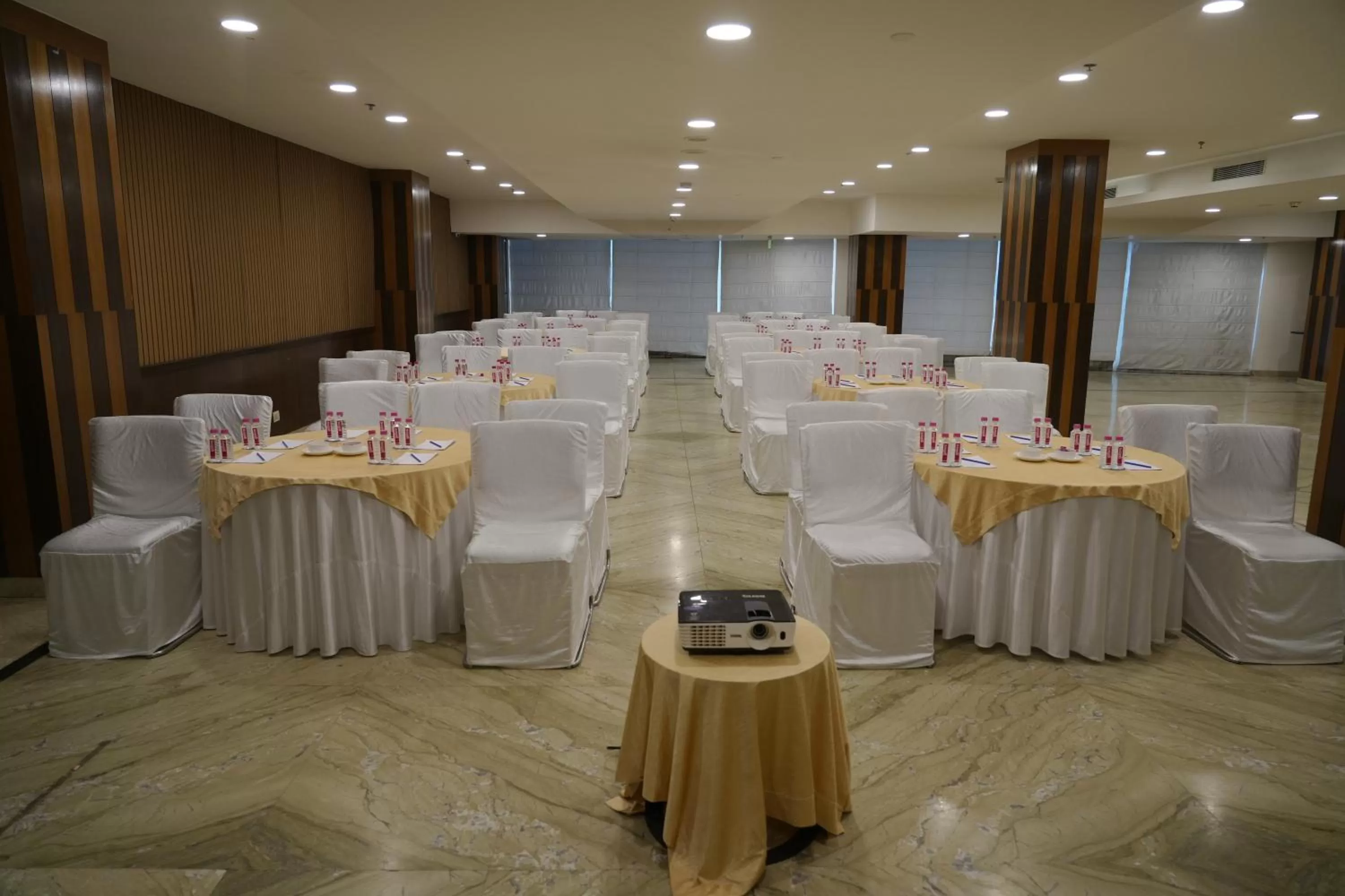 Meeting/conference room in Four Points by Sheraton Vadodara