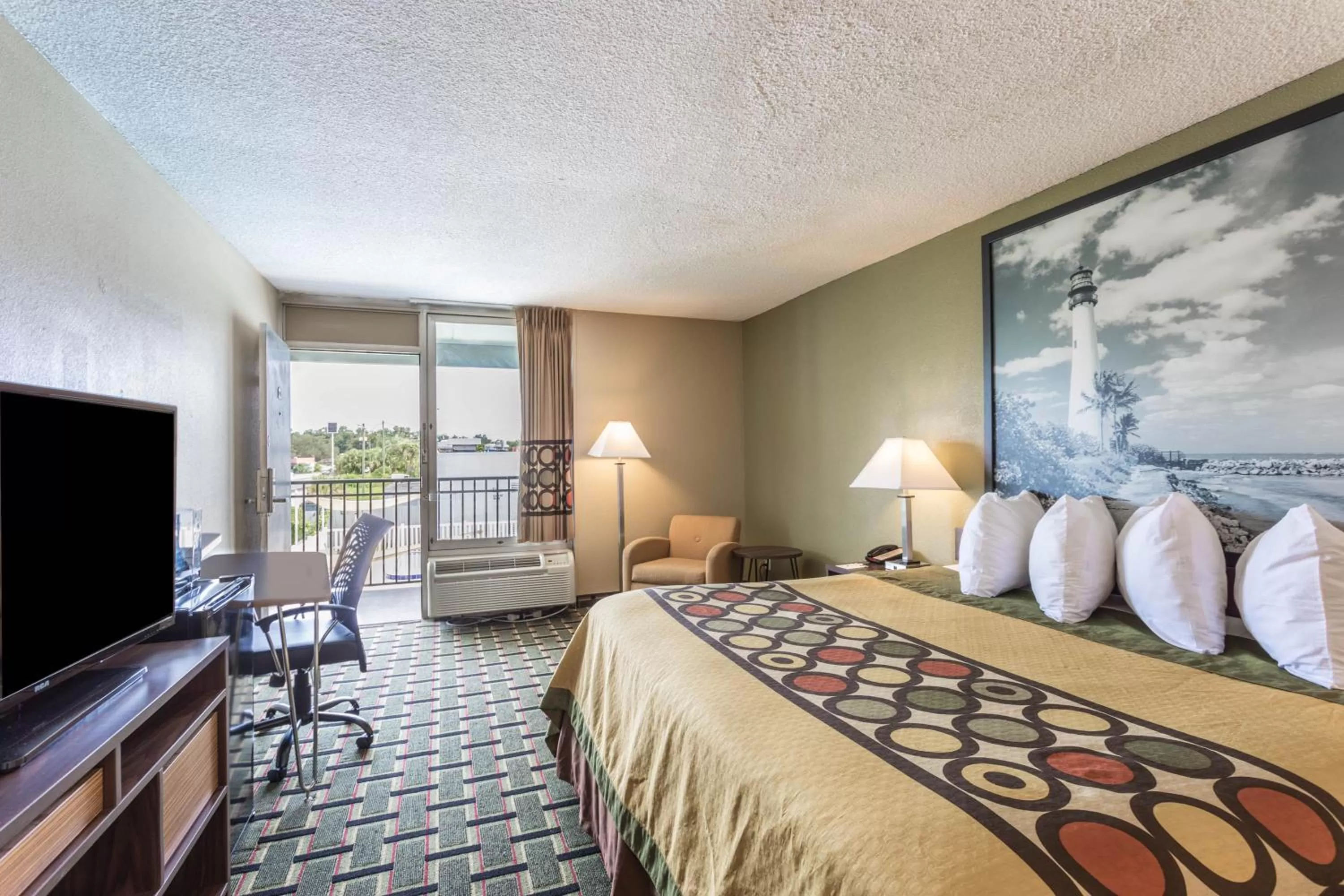 Photo of the whole room, Bed in Super 8 by Wyndham Ocala I-75