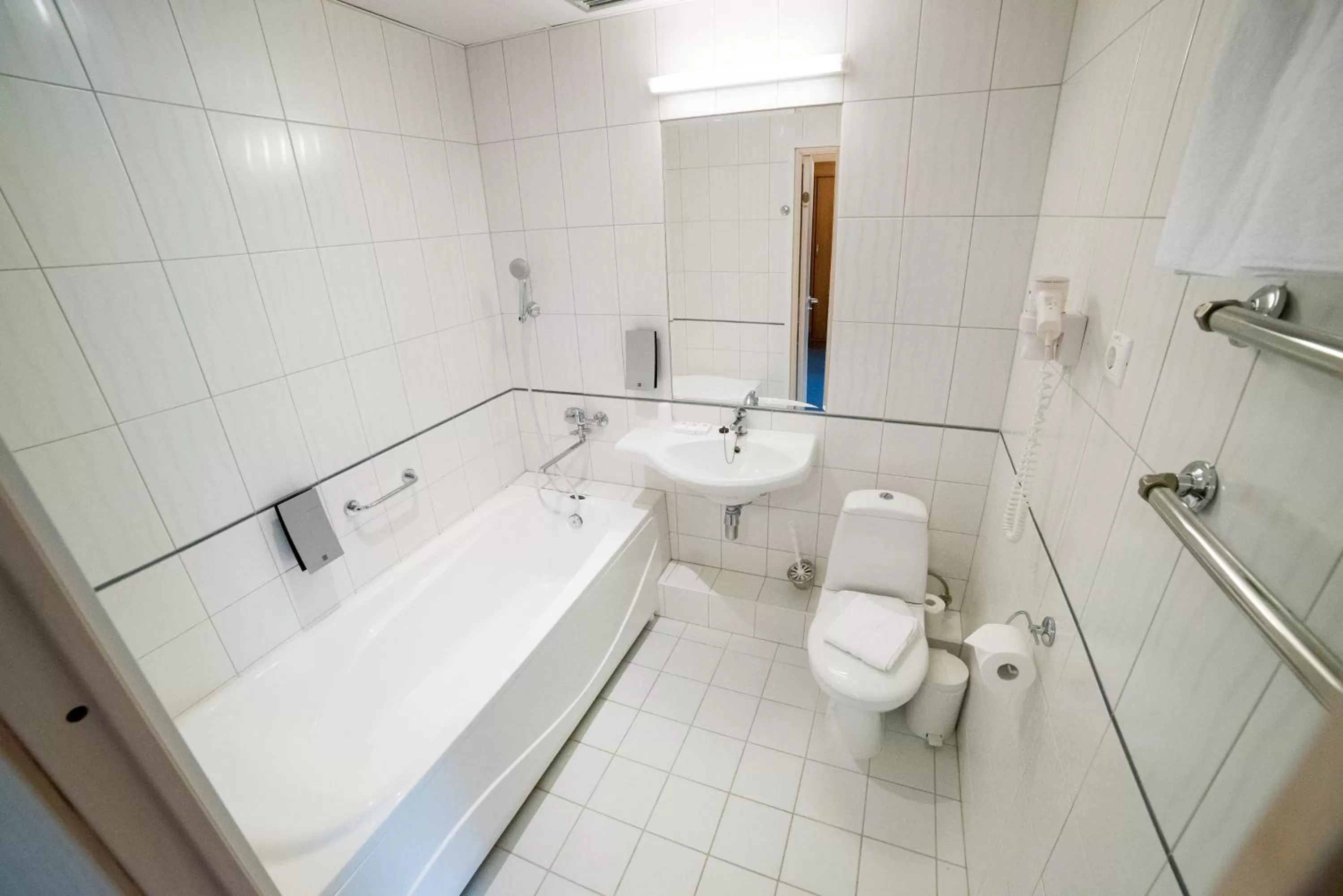 Toilet in Hotel Tigra