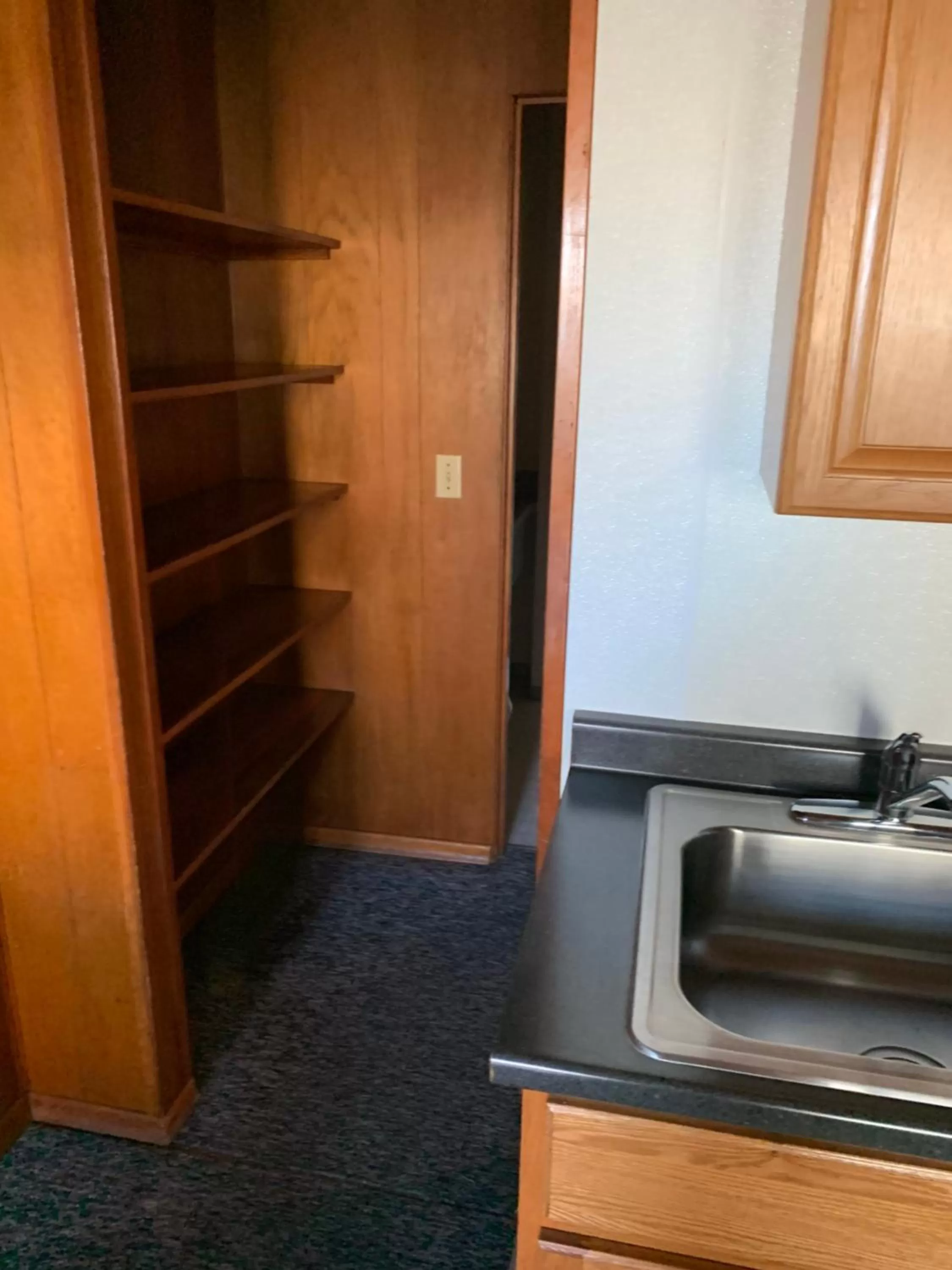 Curley's Resort & Dive Center