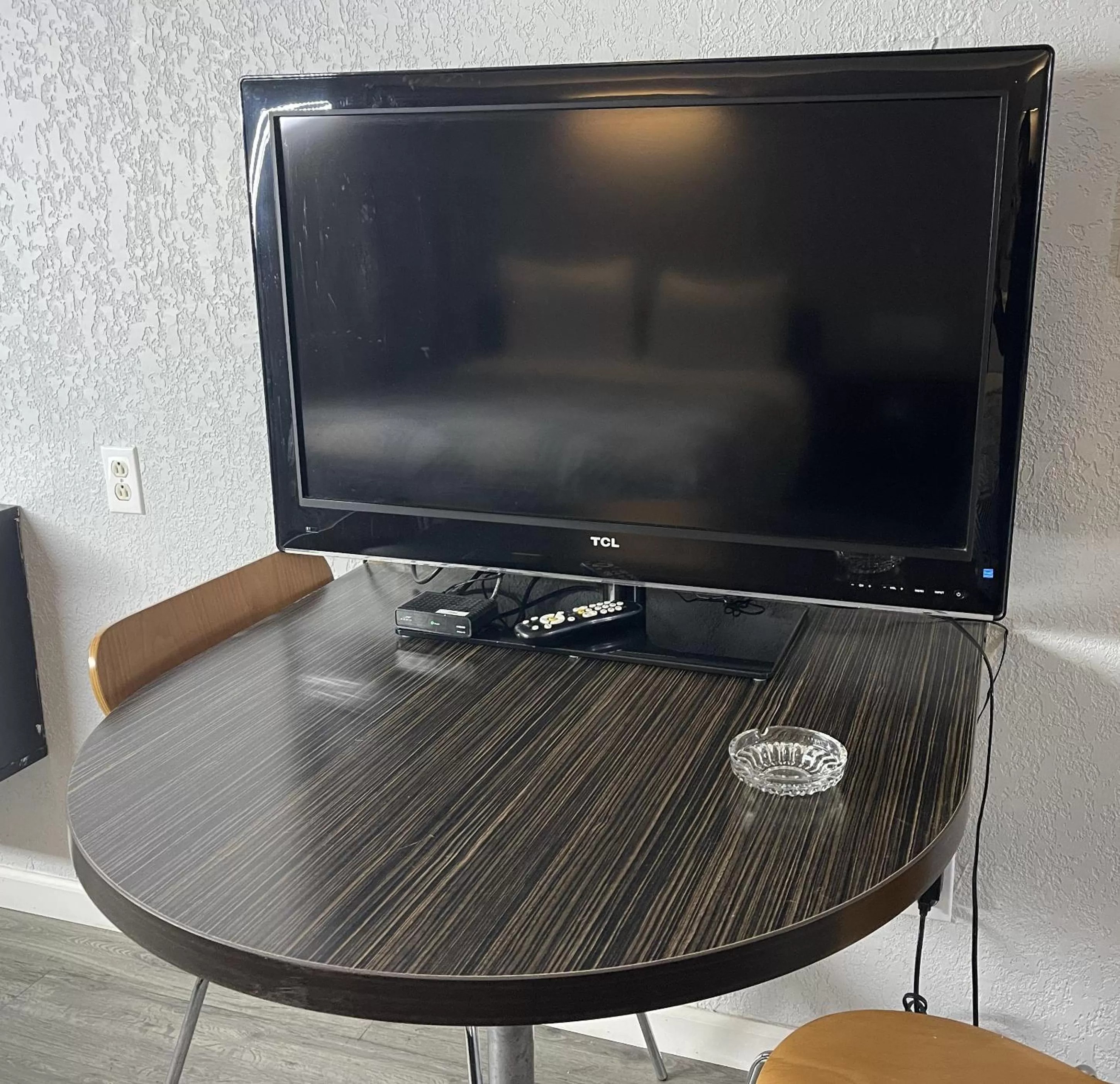 TV and multimedia in Motel 6-Sallisaw, OK